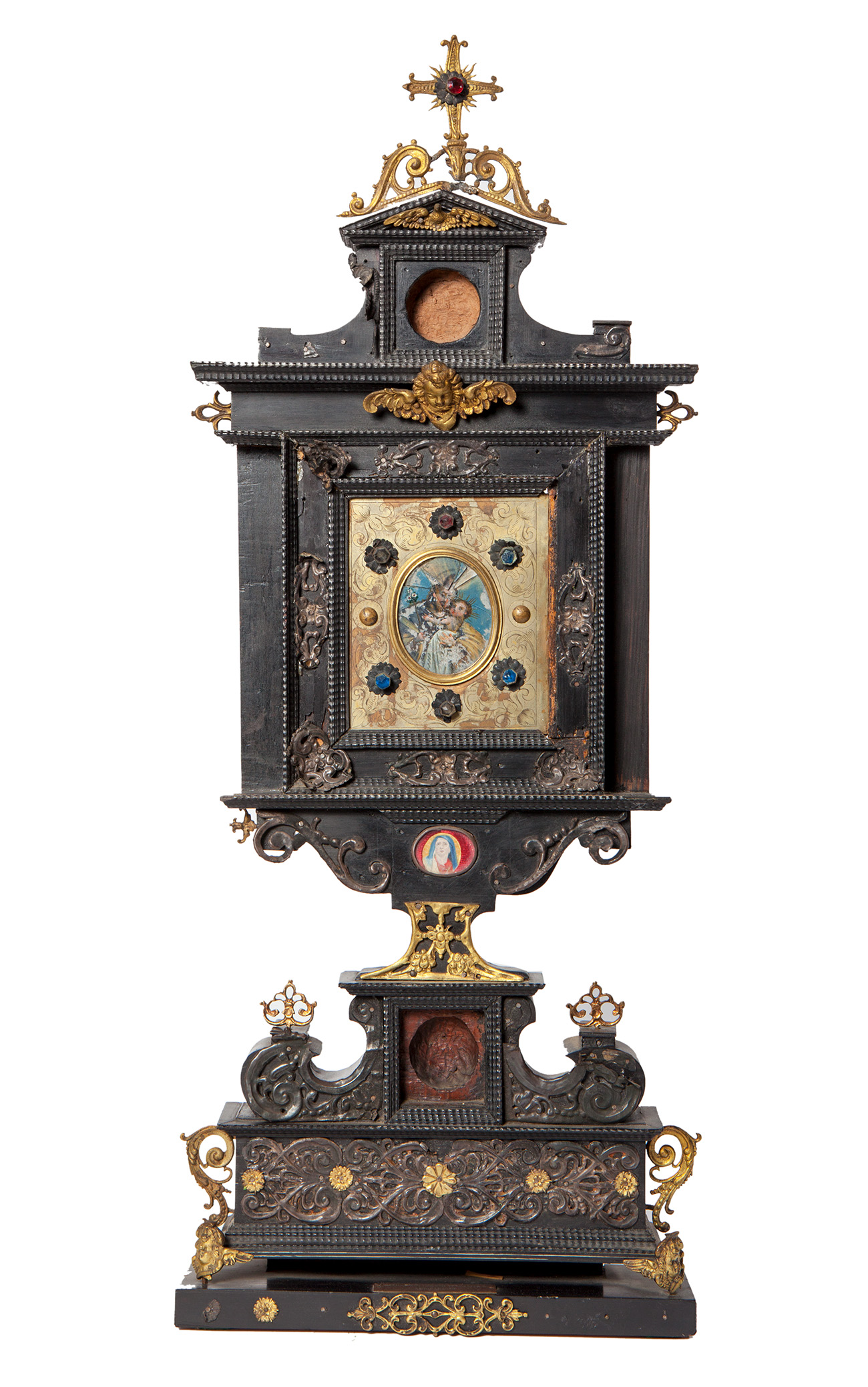 Reliquary. Italy, XVII century. Ebonized wood complemented with silver colors. Measurements: 64'5