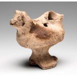 Guttus. Greece, 4th - 2nd centuries BC. Terracotta. Measurements: 7 x 7,5 cm . In this case the