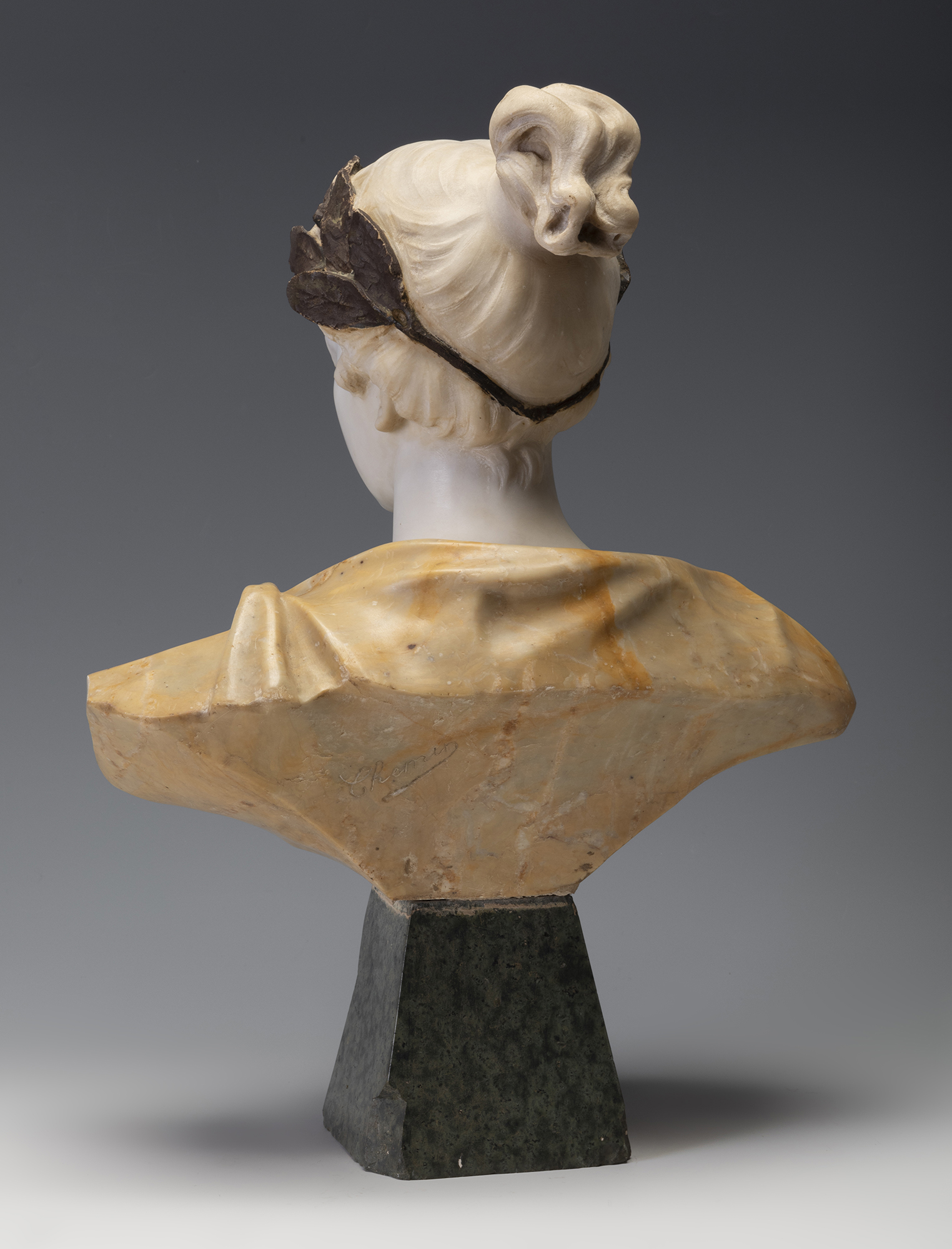 French school of the XIX century. "Female bust. Carved marble. Signed "Chemin" on the back. With - Image 5 of 5