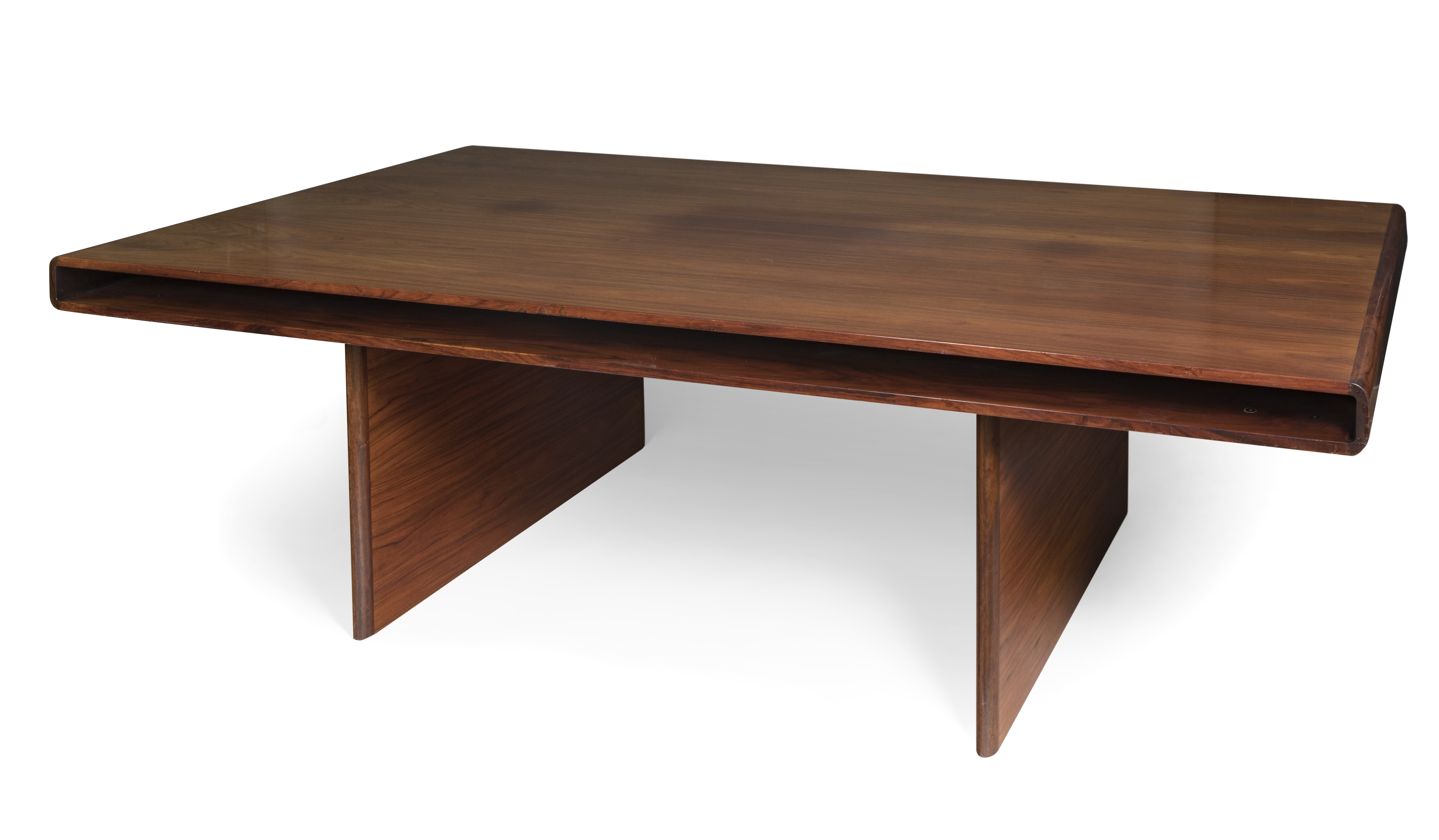 DYRLUND conference table. Denmark, mid-20th century. Rosewood. Measurements: 73 x 250 x 125 cm.