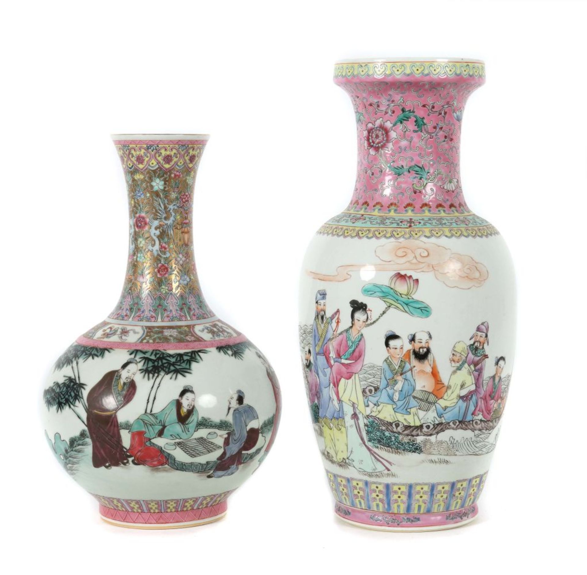 2 "Famille-rose" Vasen China, 2. H.