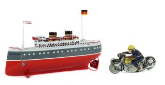 Dampfschiff und Motorrad Schuco Modell
