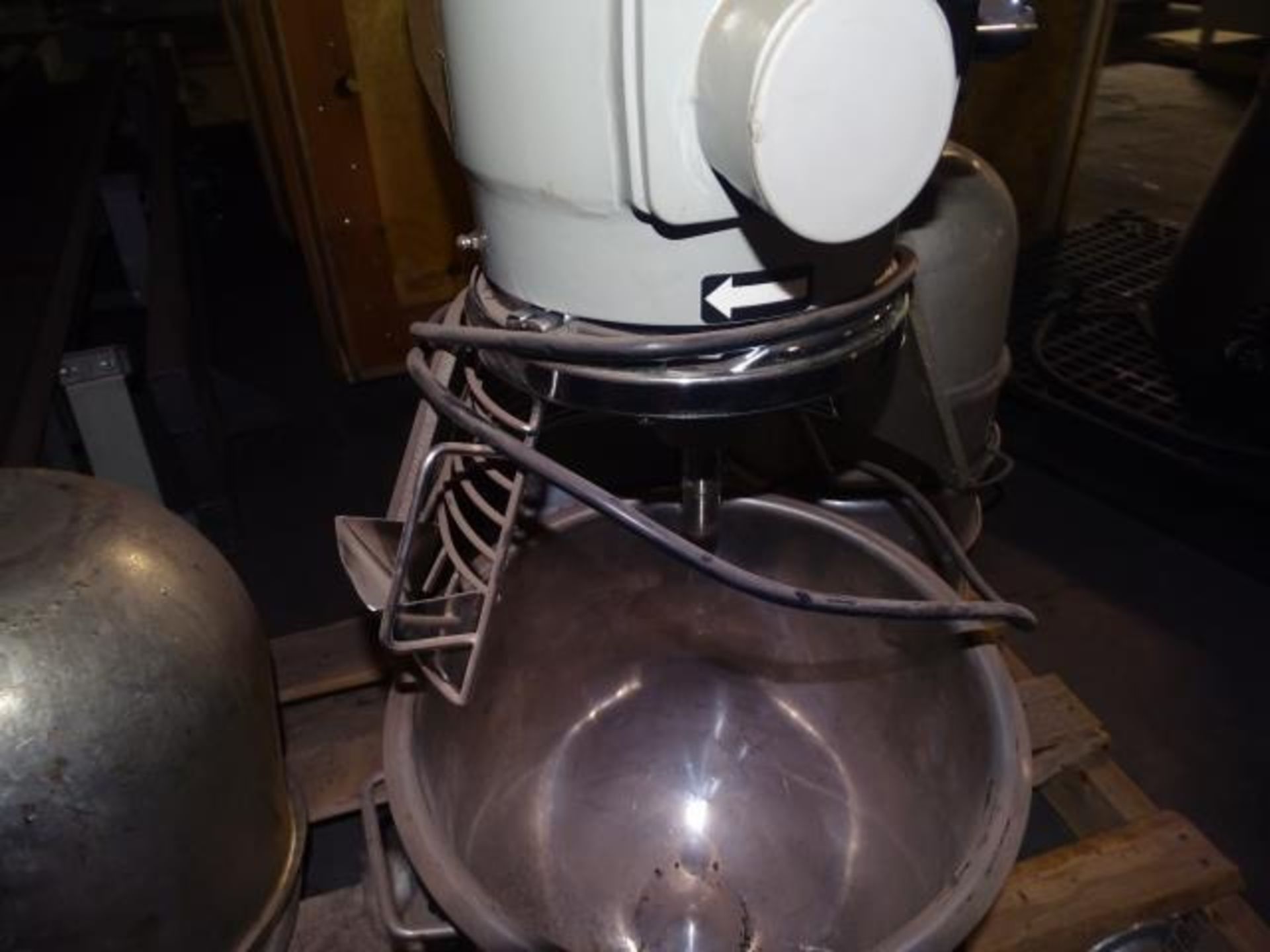 Globe Food Equipment SP20 20 Quart Planetary Mixer - Image 5 of 6