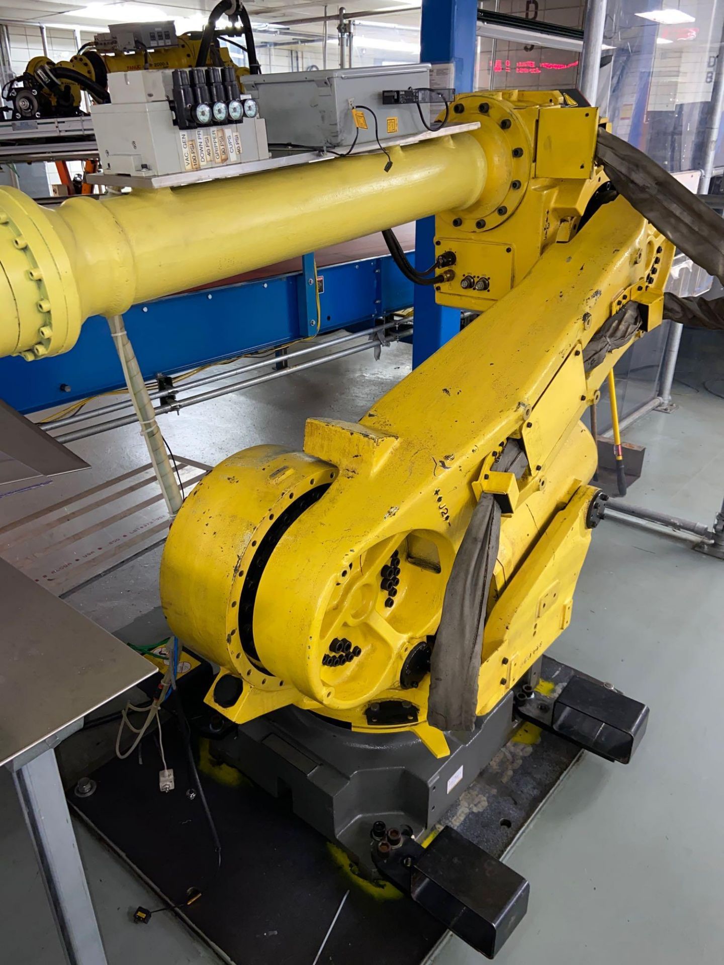 Fanuc 6-Axis Robotic Arm with Teach Pendant and Controls - Image 2 of 3