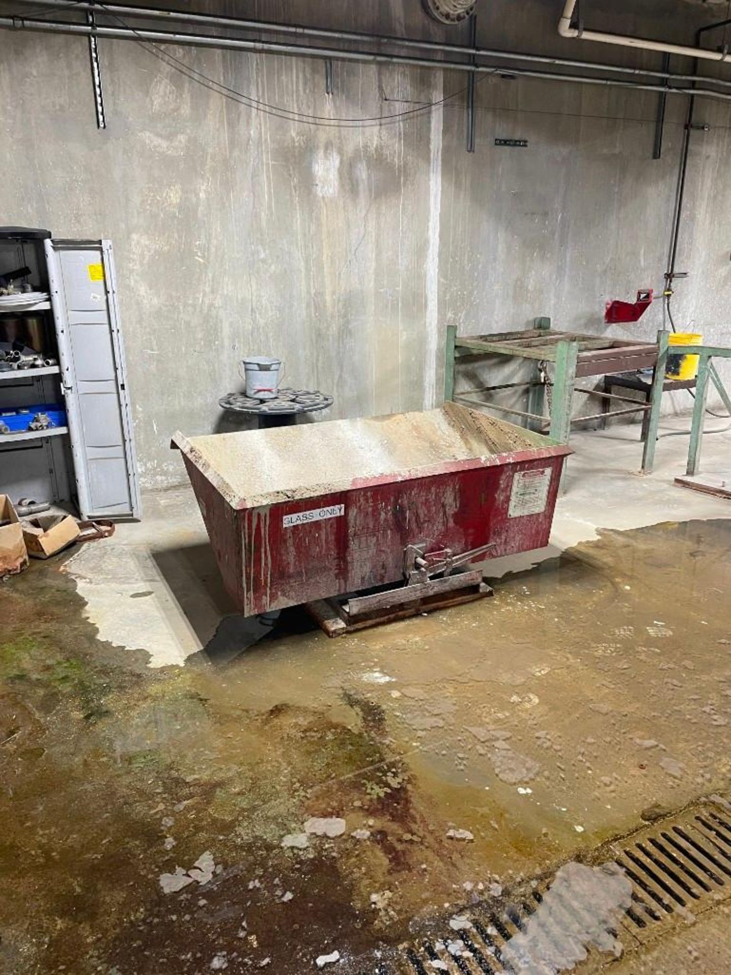 Red Self-Dumping Hopper 70 Cubic Feet - Image 2 of 2