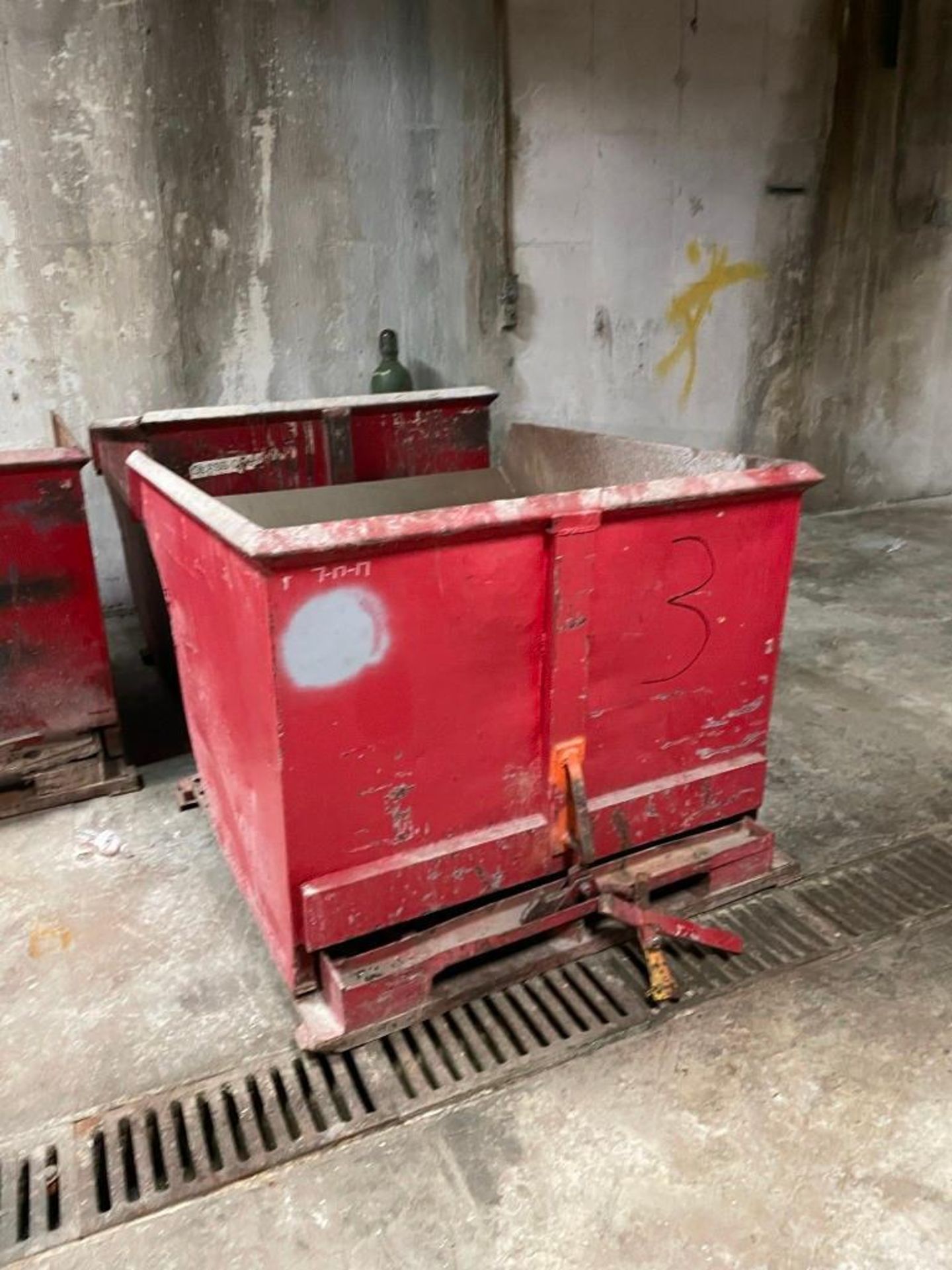 Red Self-Dumping Hopper 95 Cubic Feet - Image 2 of 4