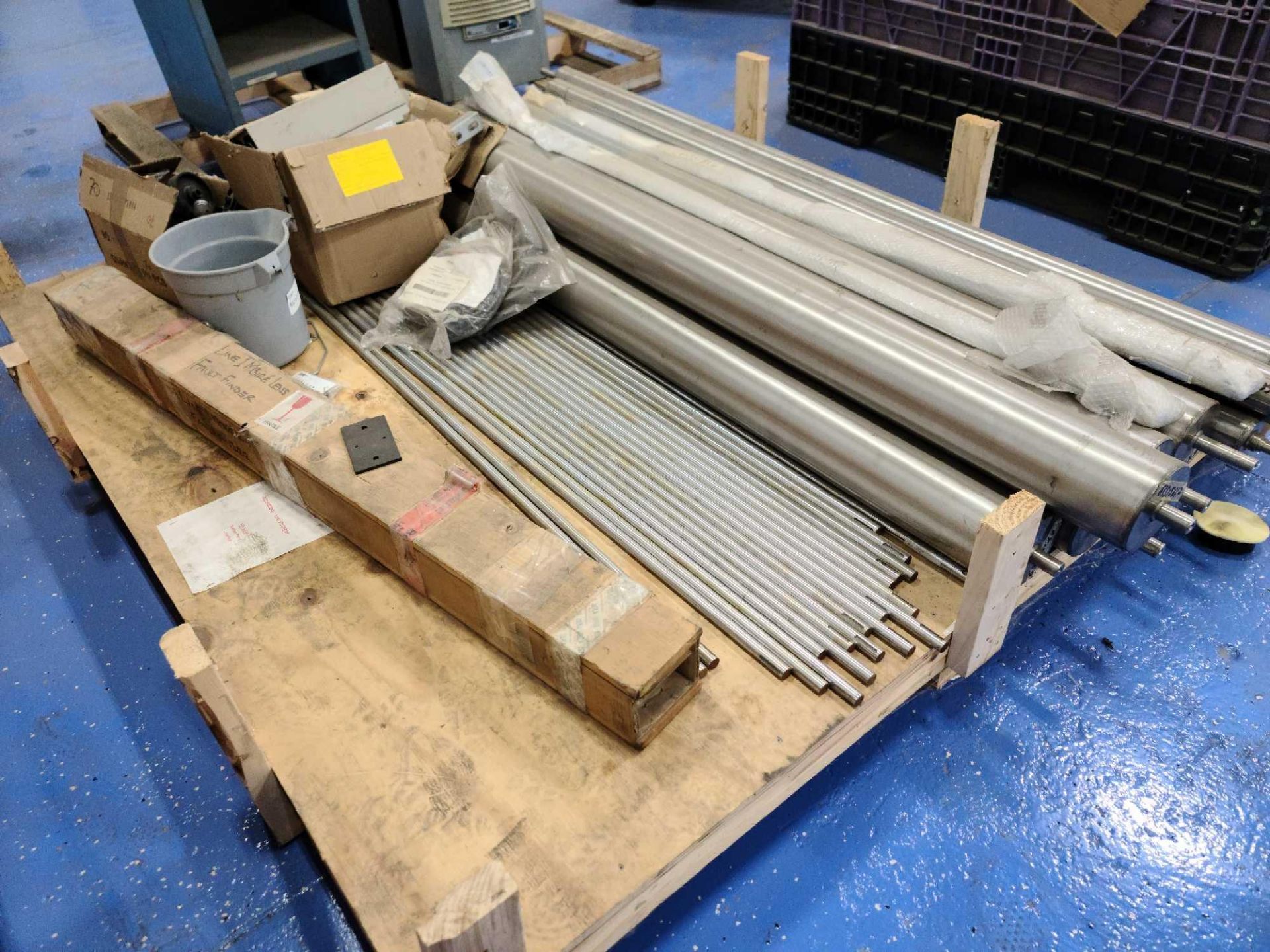 Pallet of Aluminum Rollers and Other Miscellaneous Parts - Image 3 of 4