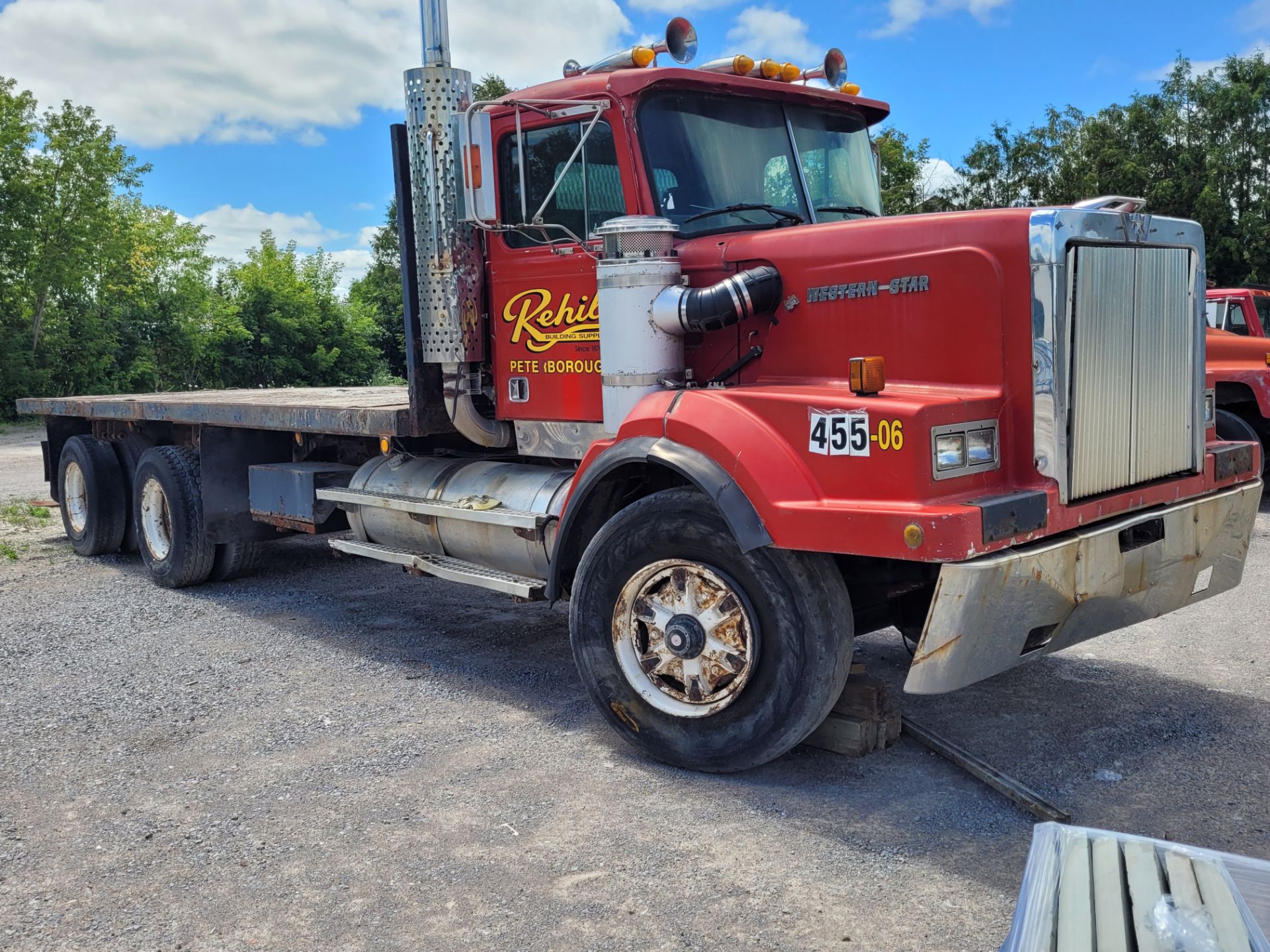 2006 Western Star Flatbed Truck (Not Running nor Roadworthy)