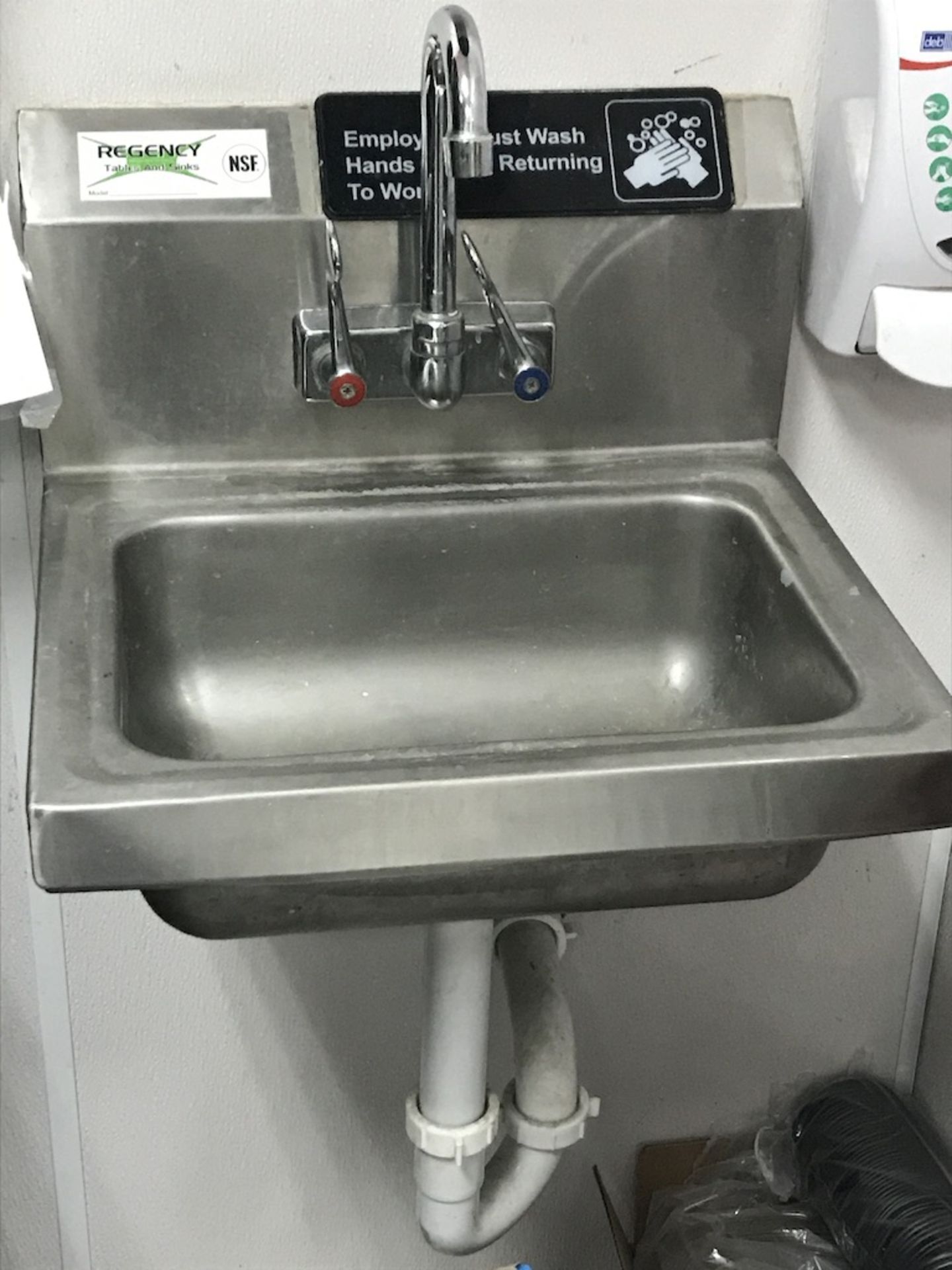 SS' HANDWASH SINKS