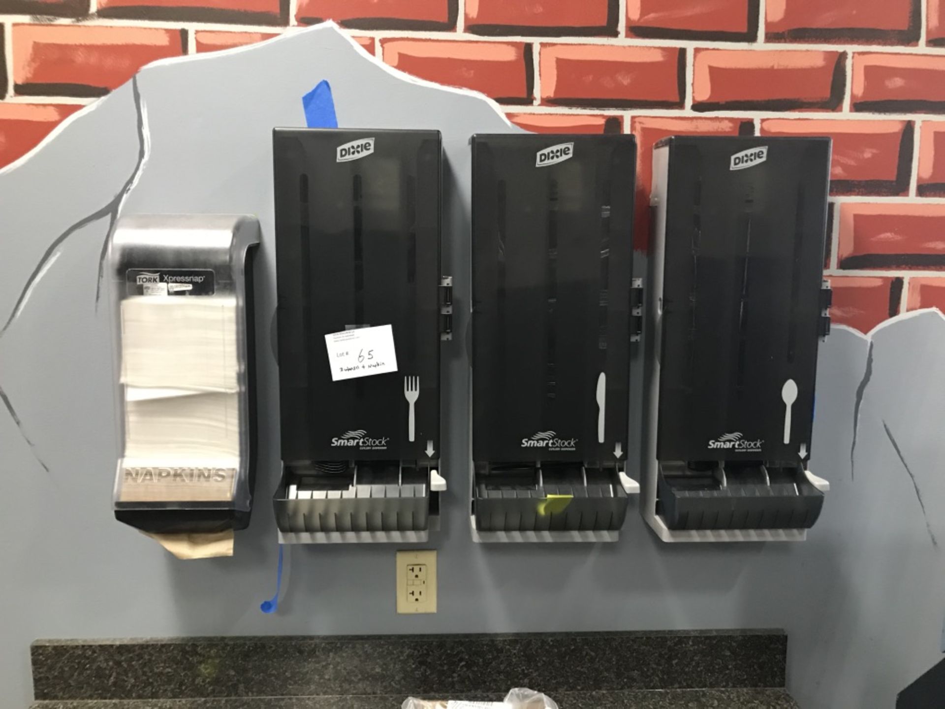 WALL MOUNTED UTENSIL DISPENERS/NAPKIN DISPENSER