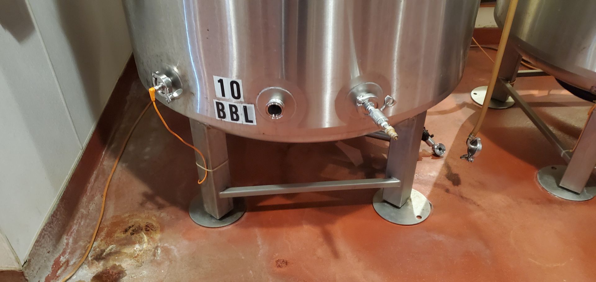 BRITE TANKS - Image 2 of 4