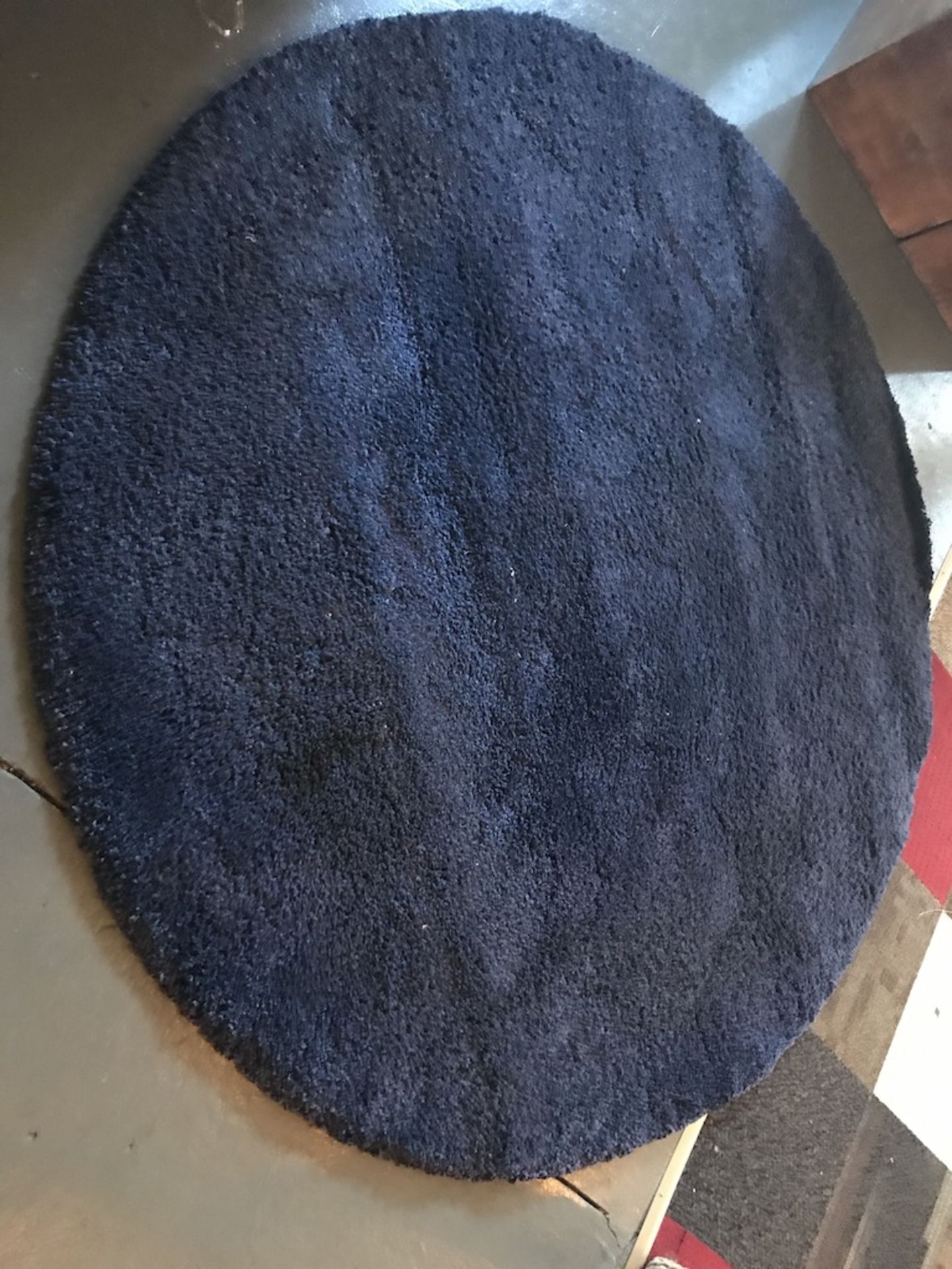 LOT OF: (4) 33" WIDE RUNNER FLOOR MATS AND (1) 7' ROUND BLUE RUG