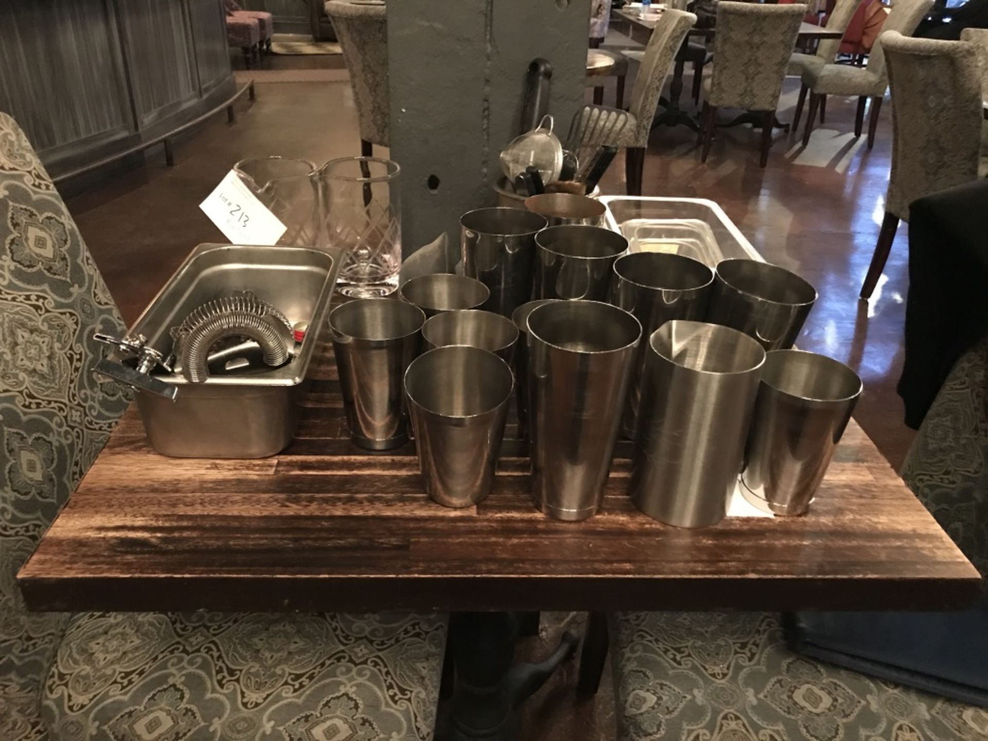 LOT OF: ASSORTED BAR TOOLS(SHAKERS, MIXING GLASSES AND ACCESSORIES, ICE SCOOPERS, STRAINERS,ETC.) - Image 12 of 14