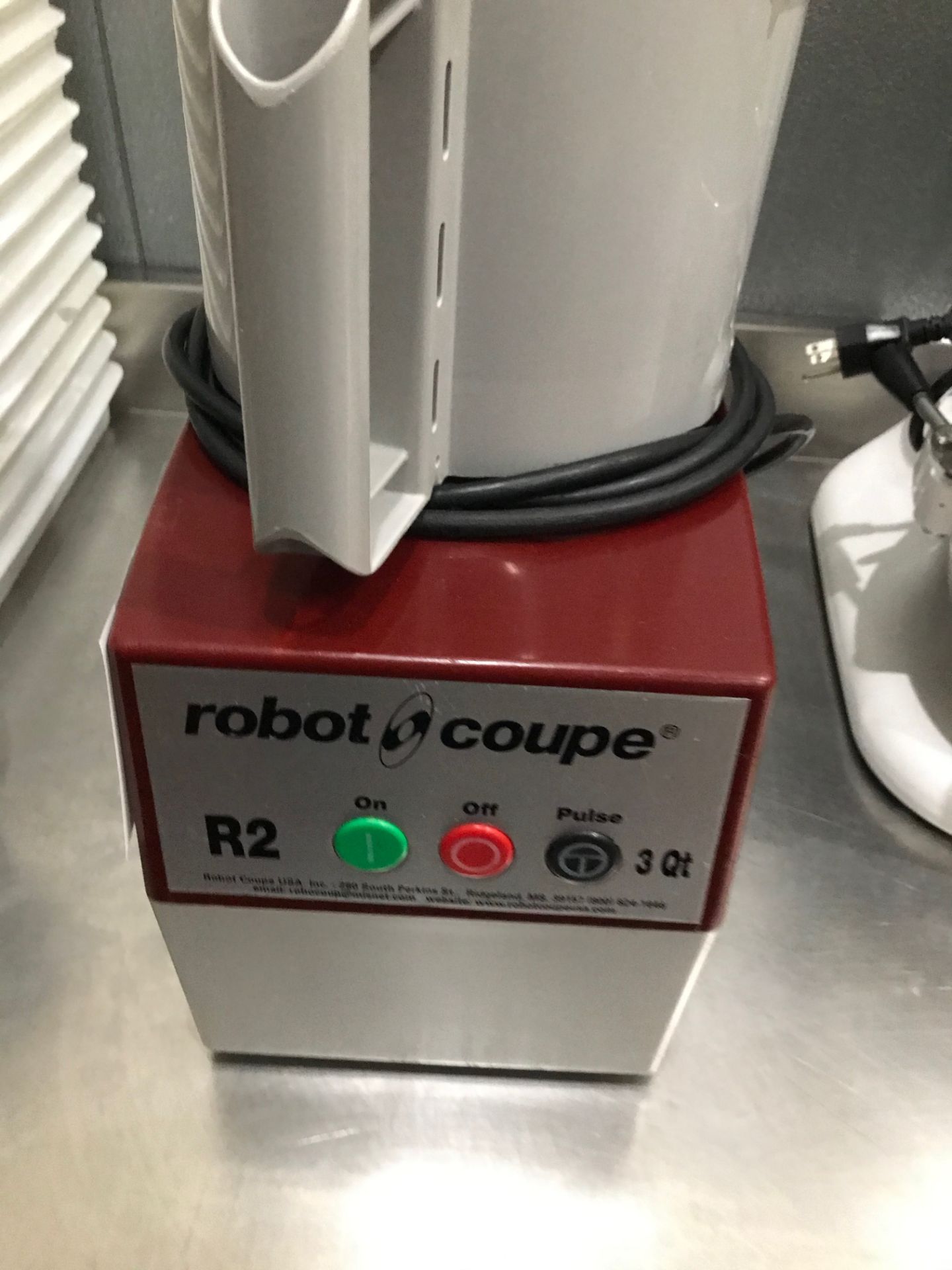 ROBOT COUPE R2N 3 QT. FOOD PROCESSOR W/ ATTACHMENTS - Image 2 of 5