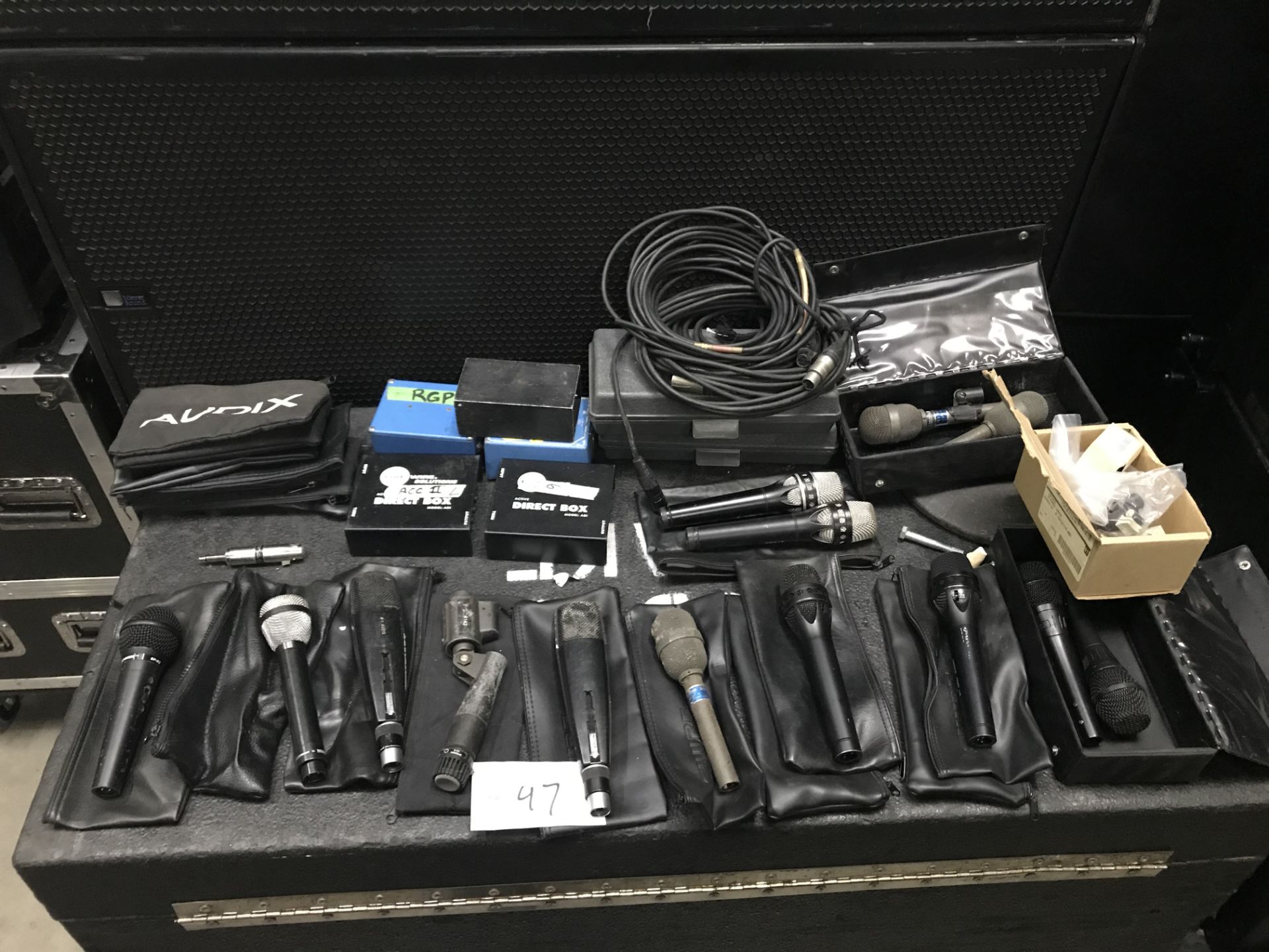 LOT OF: (14) VARIOUS MICROPHONES, CABLES, BOXES, MIC BAGS - Image 2 of 12