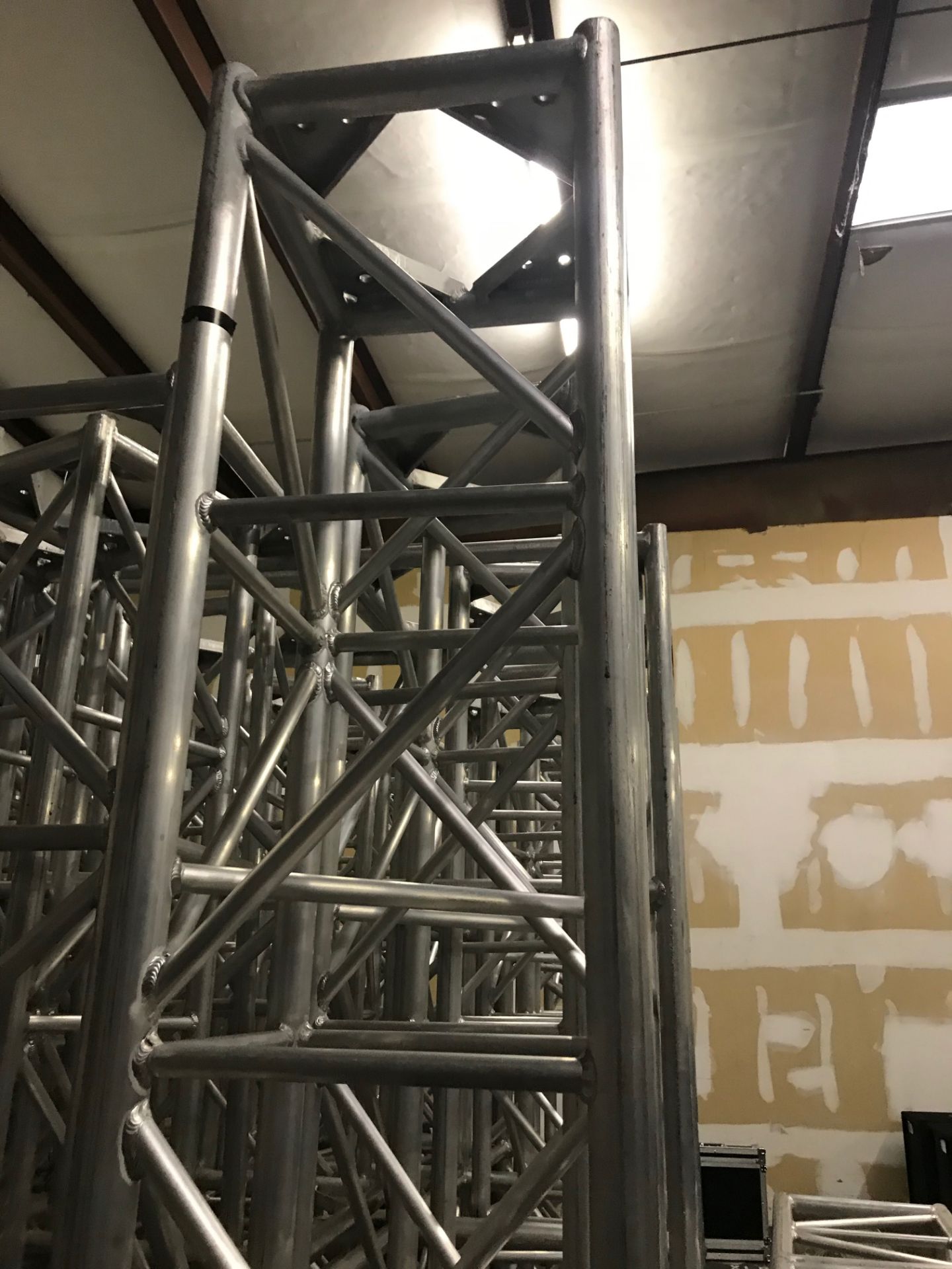 (2) 18 X 18" 10' LONG ALUMINUM TRUSS