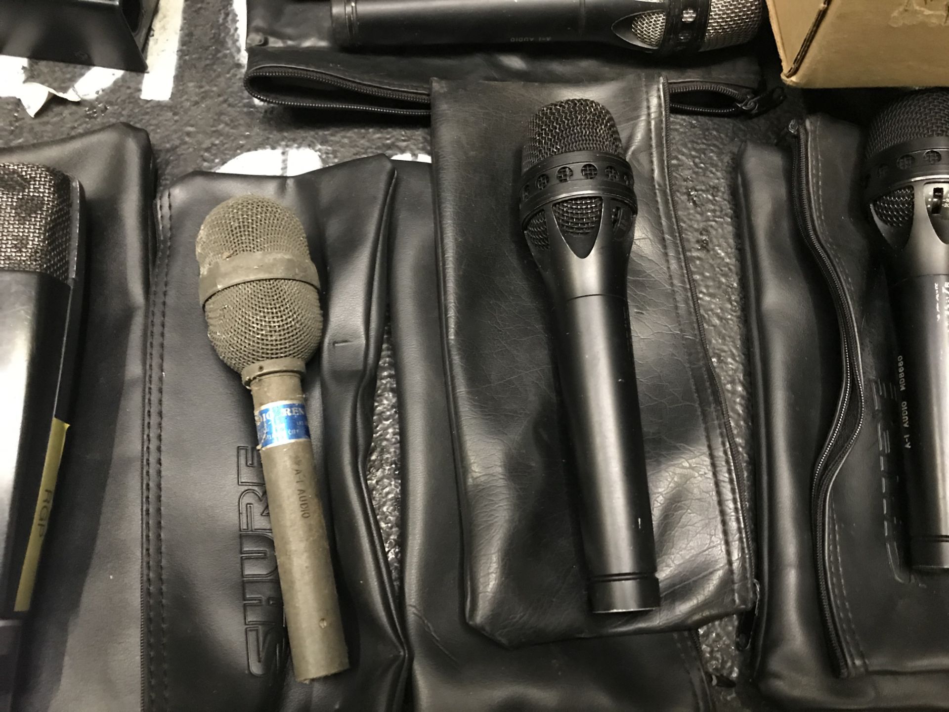 LOT OF: (14) VARIOUS MICROPHONES, CABLES, BOXES, MIC BAGS - Image 9 of 12