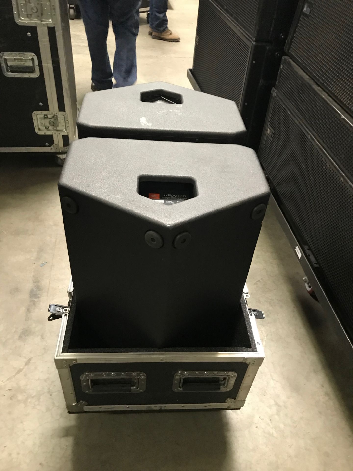 LOT OF: (2) JBL VRX 915M W/ ROLLING CASE - Image 2 of 6