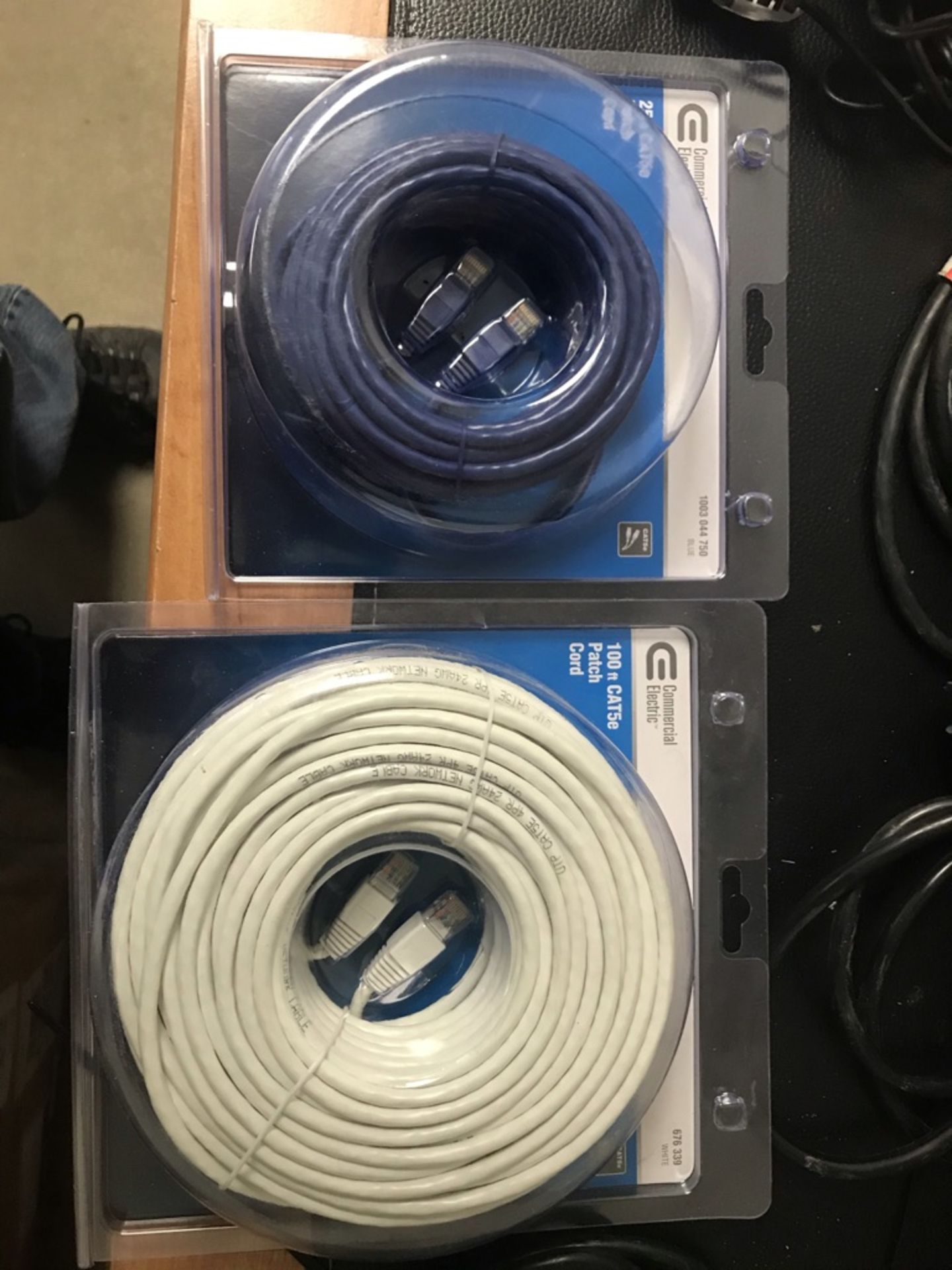 LOT OF: (1) 25' CAT 5E CORD AND (1) 100' CAT 5E CORD - Image 2 of 4