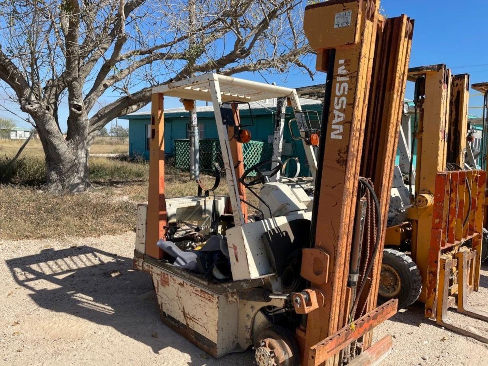 NISSAN Forklift. Parts Only - Image 2 of 2