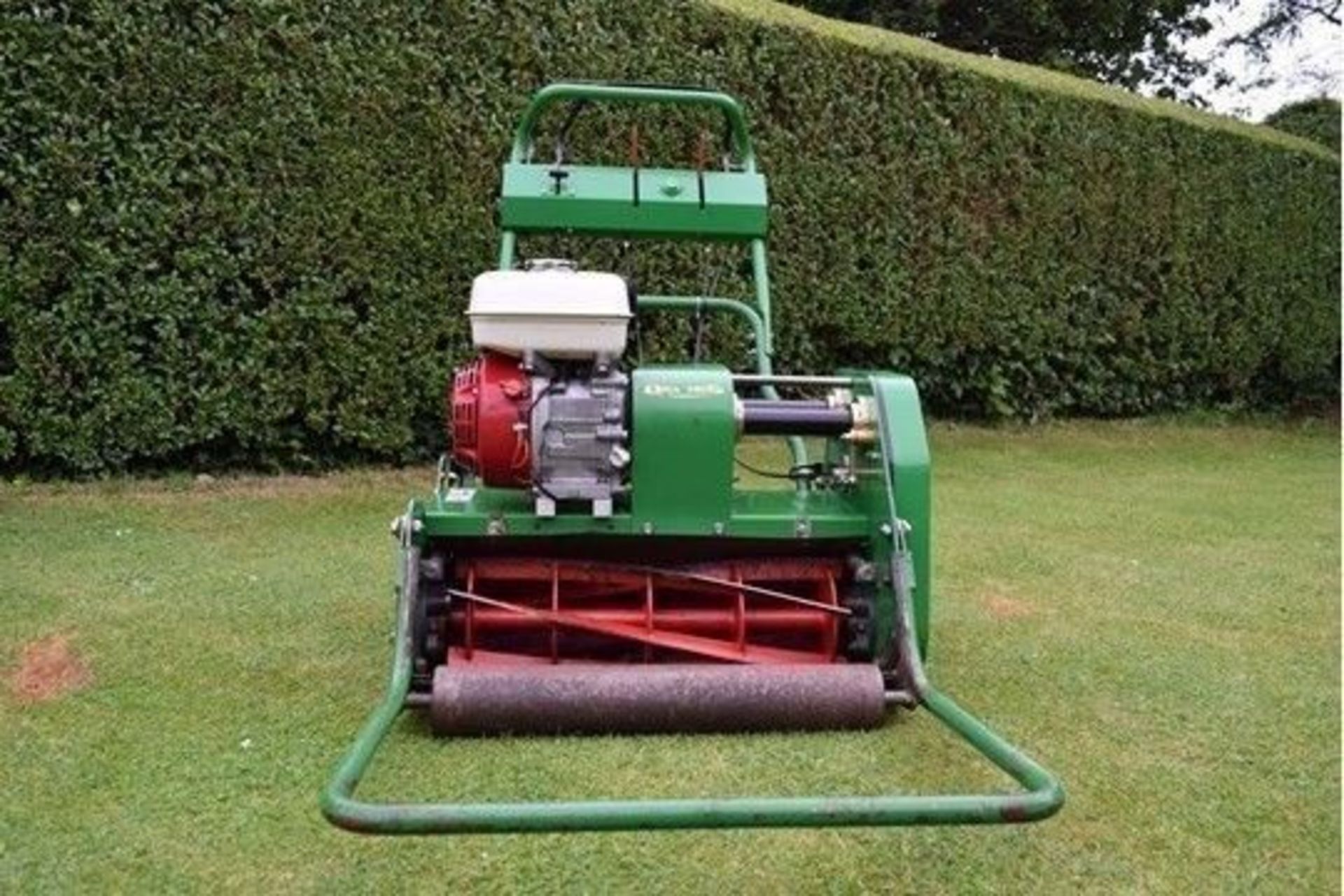 2004 Dennis G560 5 Blade Cylinder Mower With Grass Box - Image 6 of 11