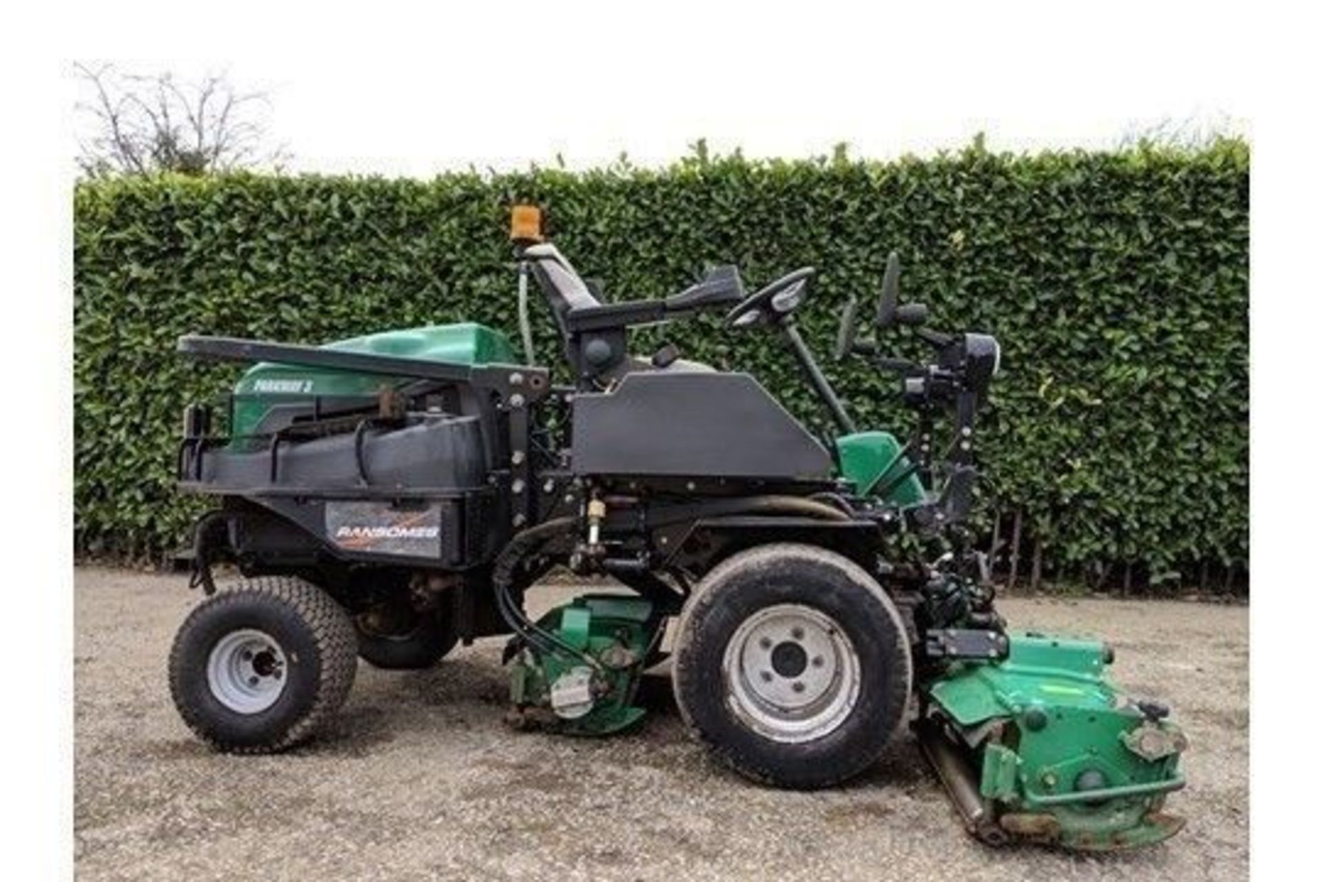 2012 Ransomes Parkway 3 4WD Triple Cylinder Mower - Image 2 of 8