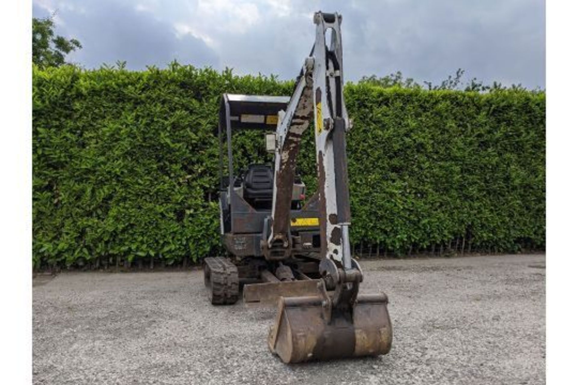 2013 Bobcat E16 1.6 Tonne Mini Digger 2217 Hours - Image 2 of 7