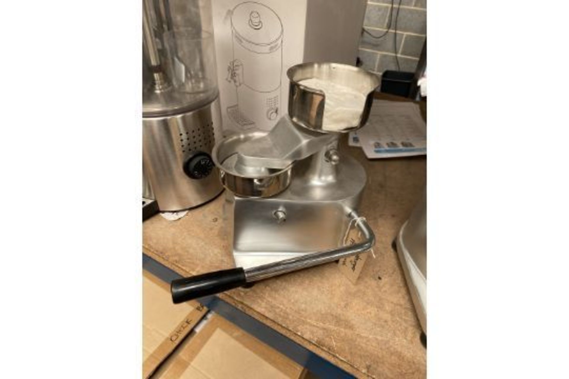 New Boxed Hamburger Press 100 mm