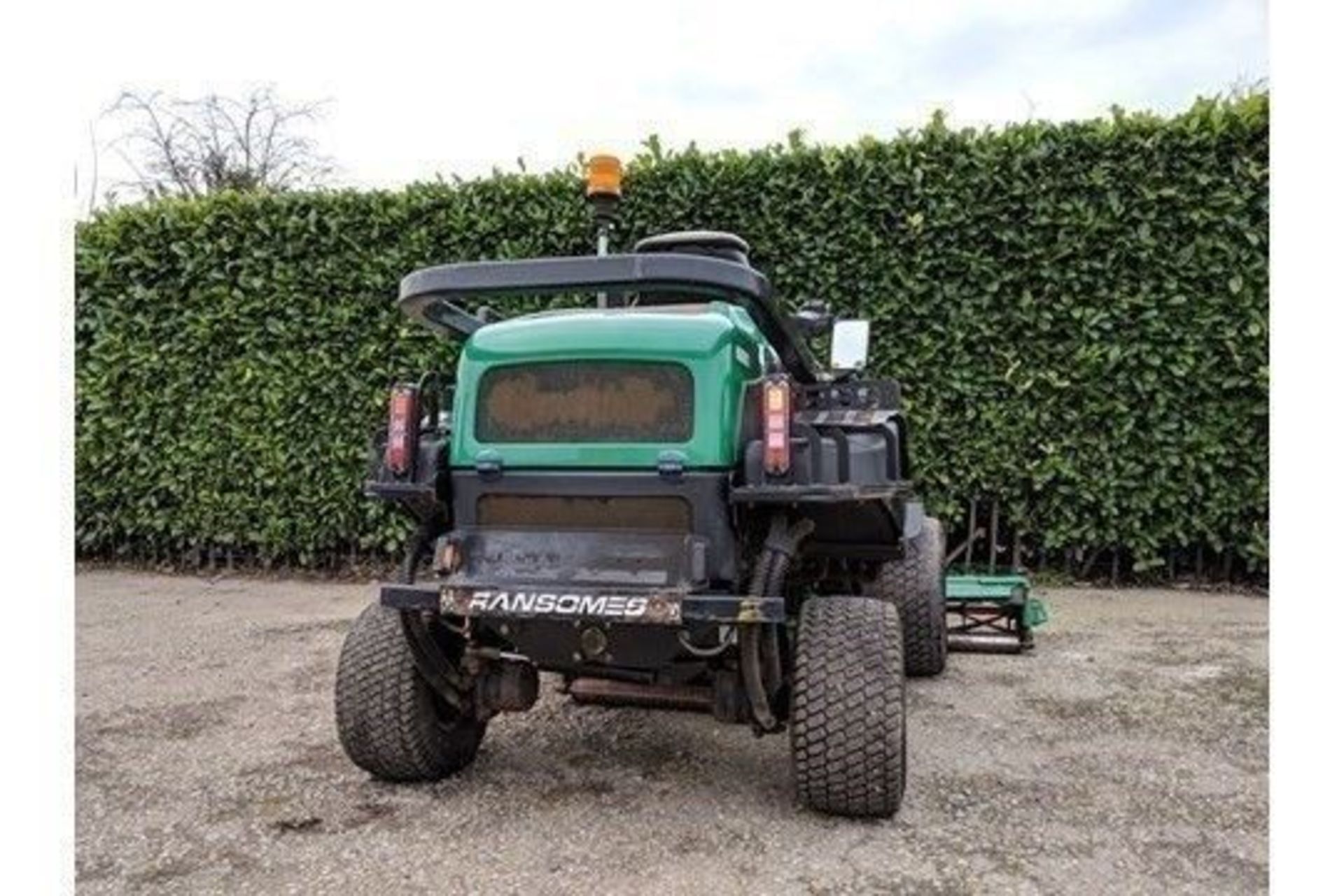 2012 Ransomes Parkway 3 4WD Triple Cylinder Mower - Image 7 of 8