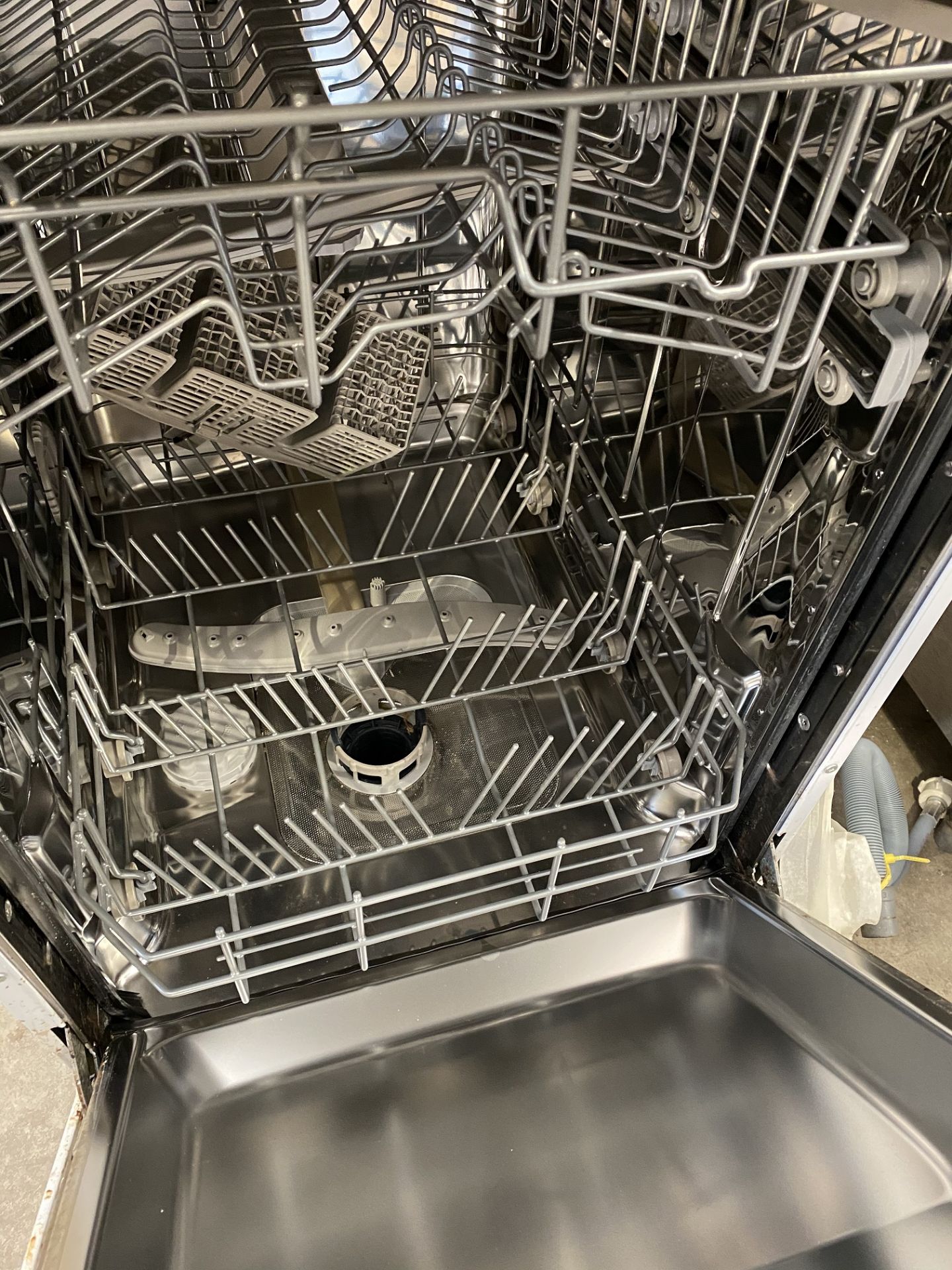 Hotpoint Domestic Slimline Dishwasher - Image 2 of 2