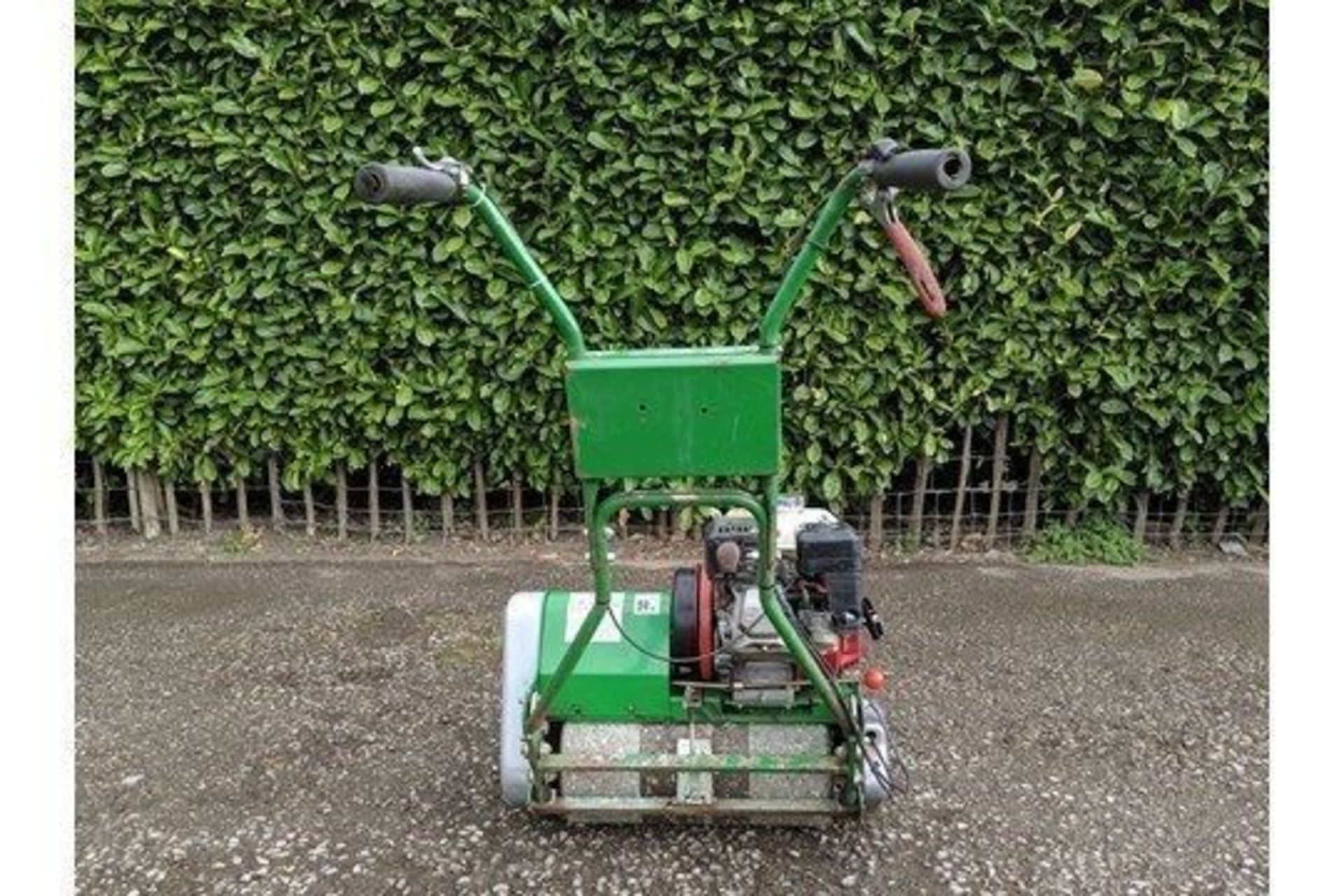 2009 Dennis FT430 5 Blade Cylinder Mower - Image 4 of 6