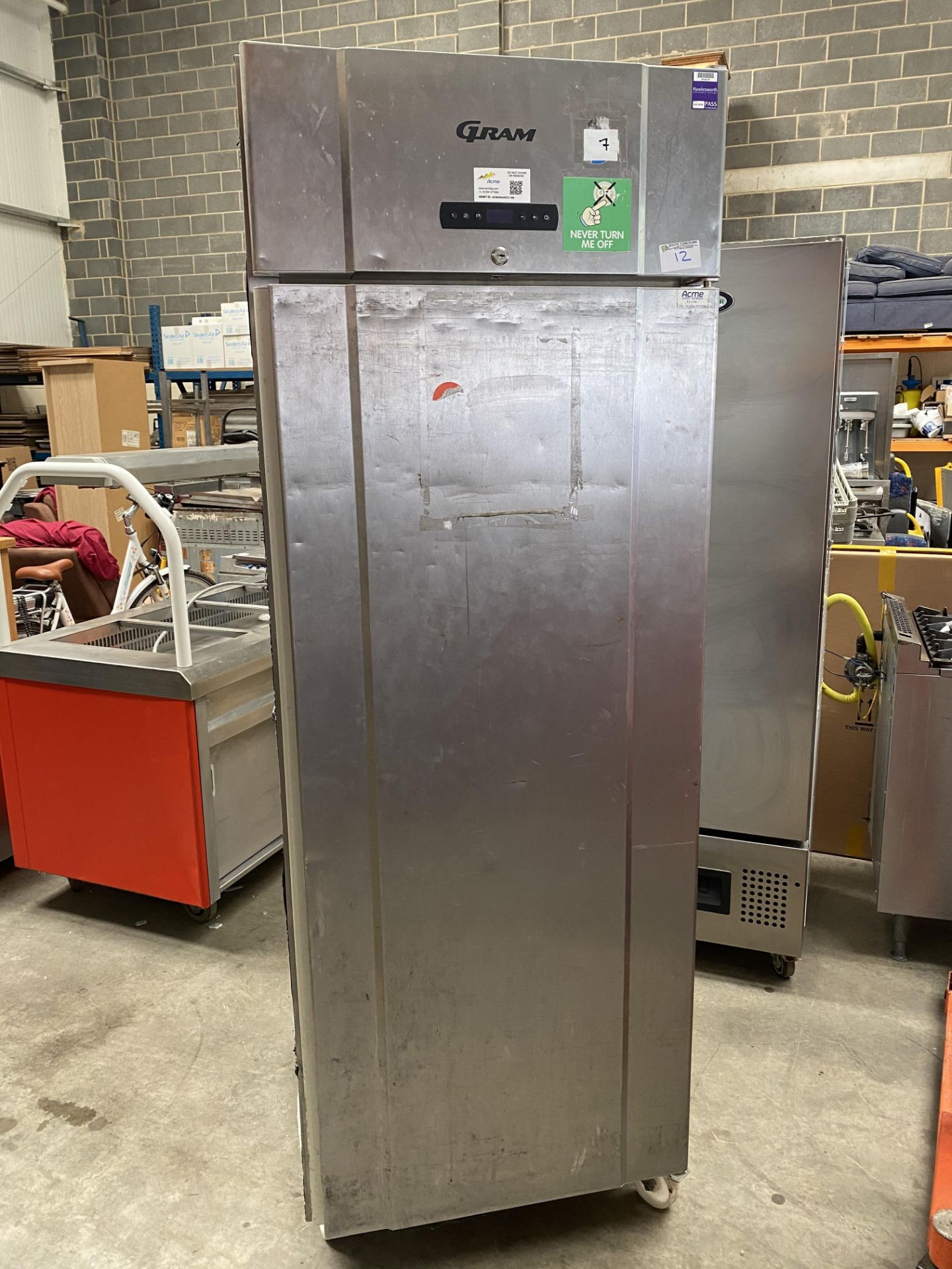 S/S Upright Gram Fridge