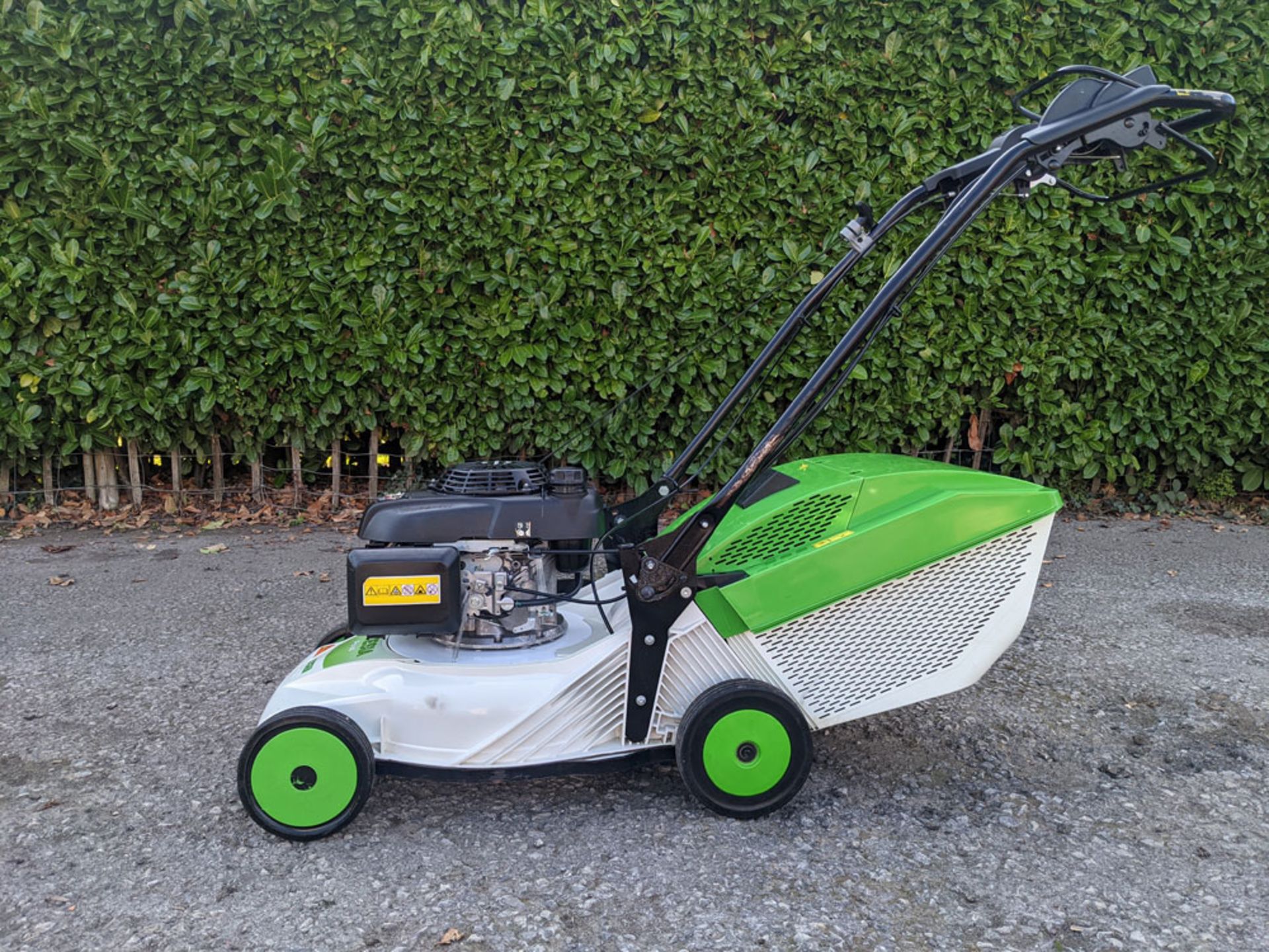 2019 Etesia Pro 46 PHCT 18" Self Propelled Lawn Mower - Image 4 of 5