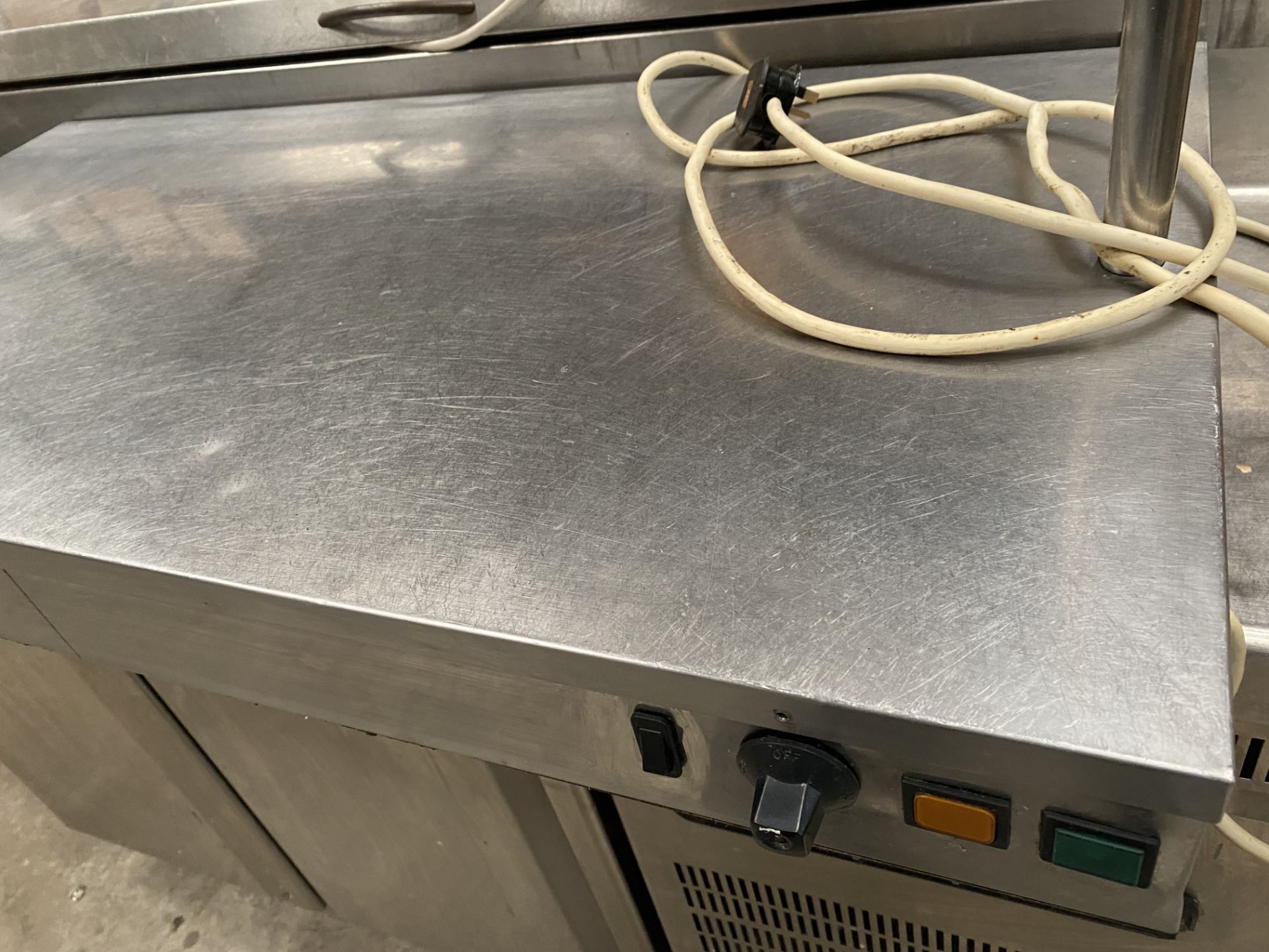 3 Lamp Heated Base Carvery Pad - Image 3 of 3