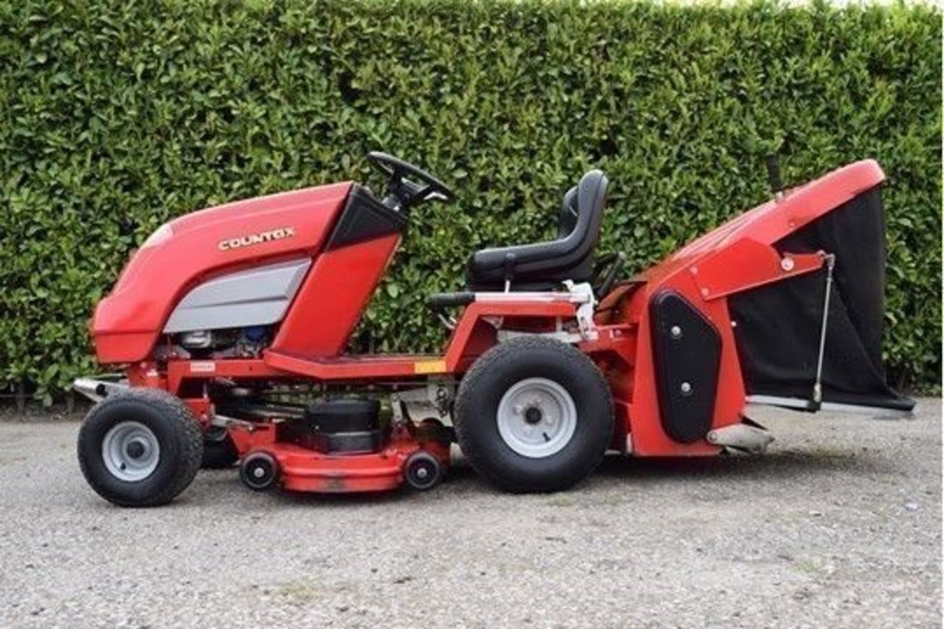 Countax C800H 44" Rear Discharge Garden Tractor - Image 4 of 4