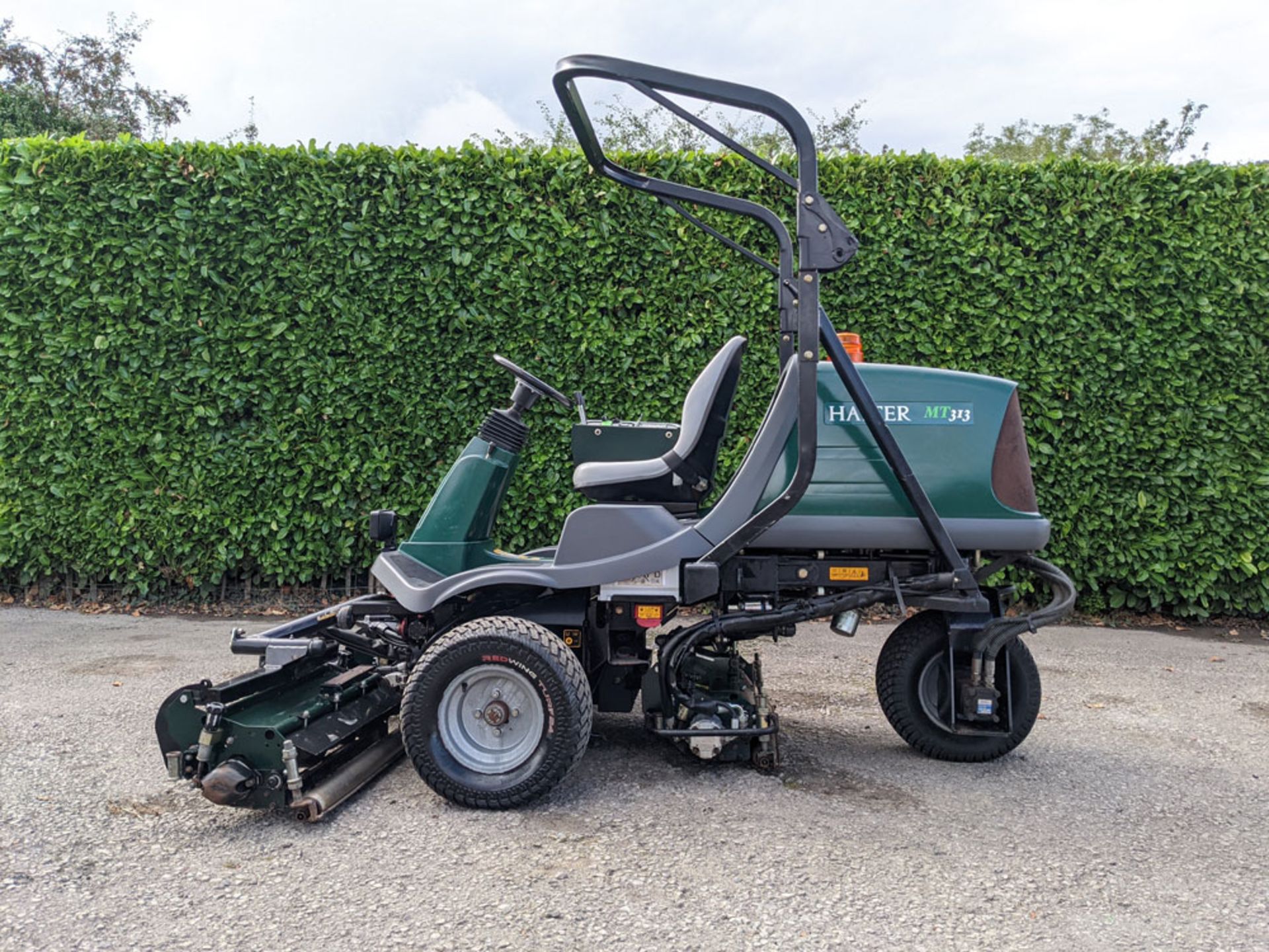 2006 Hayter MT313 3WD Ride On Cylinder Mower - Image 5 of 9