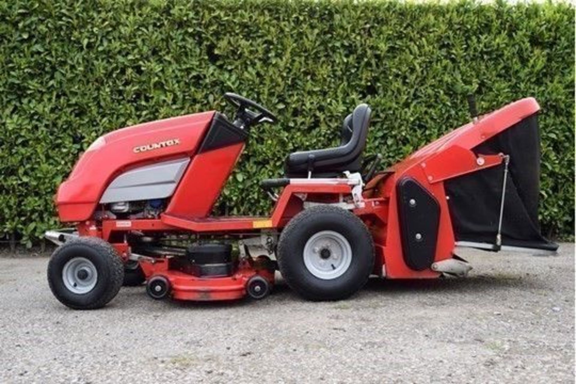 Countax C800H 44" Rear Discharge Garden Tractor - Image 2 of 4