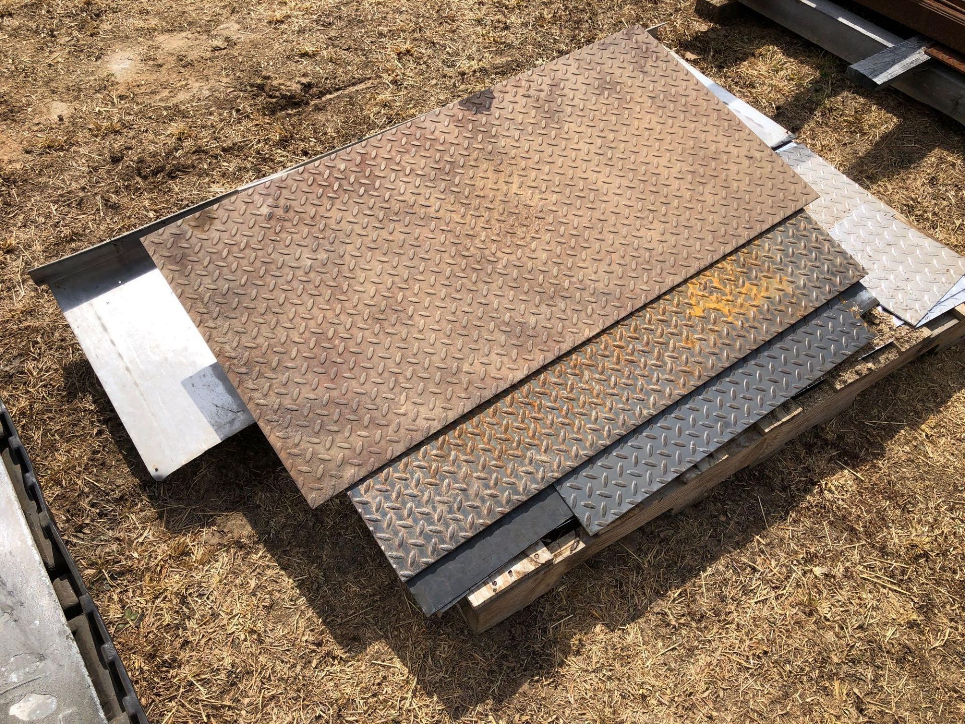 Misc. Pallet of Diamond Plate - Image 4 of 6