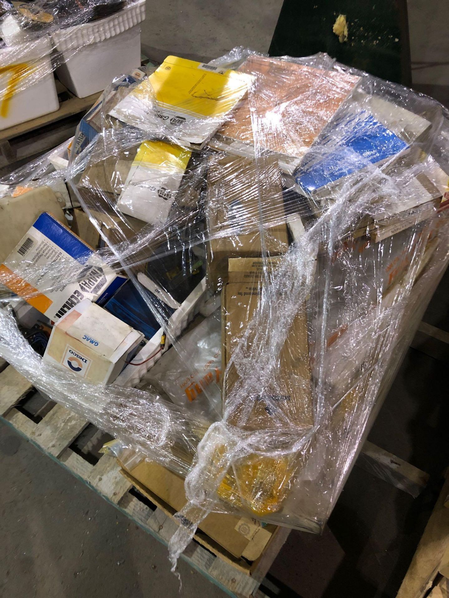 Misc. Auto Parts Pallet - Image 6 of 6