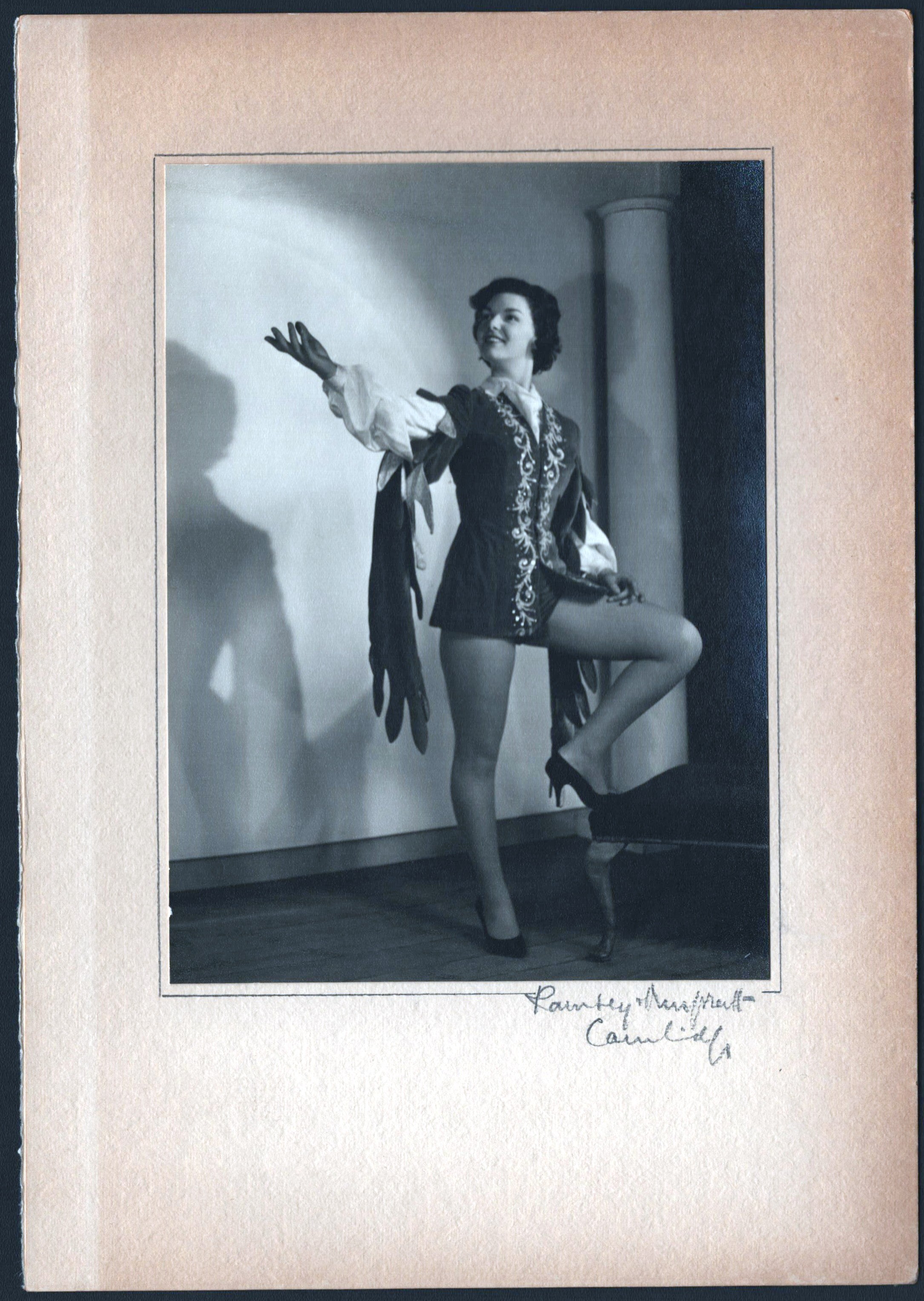 SUSAN VALENTINE (BALLET DANCER) VINTAGE PHOTOGRAPH ON CARD BY RAMSEY & MUSPRATT