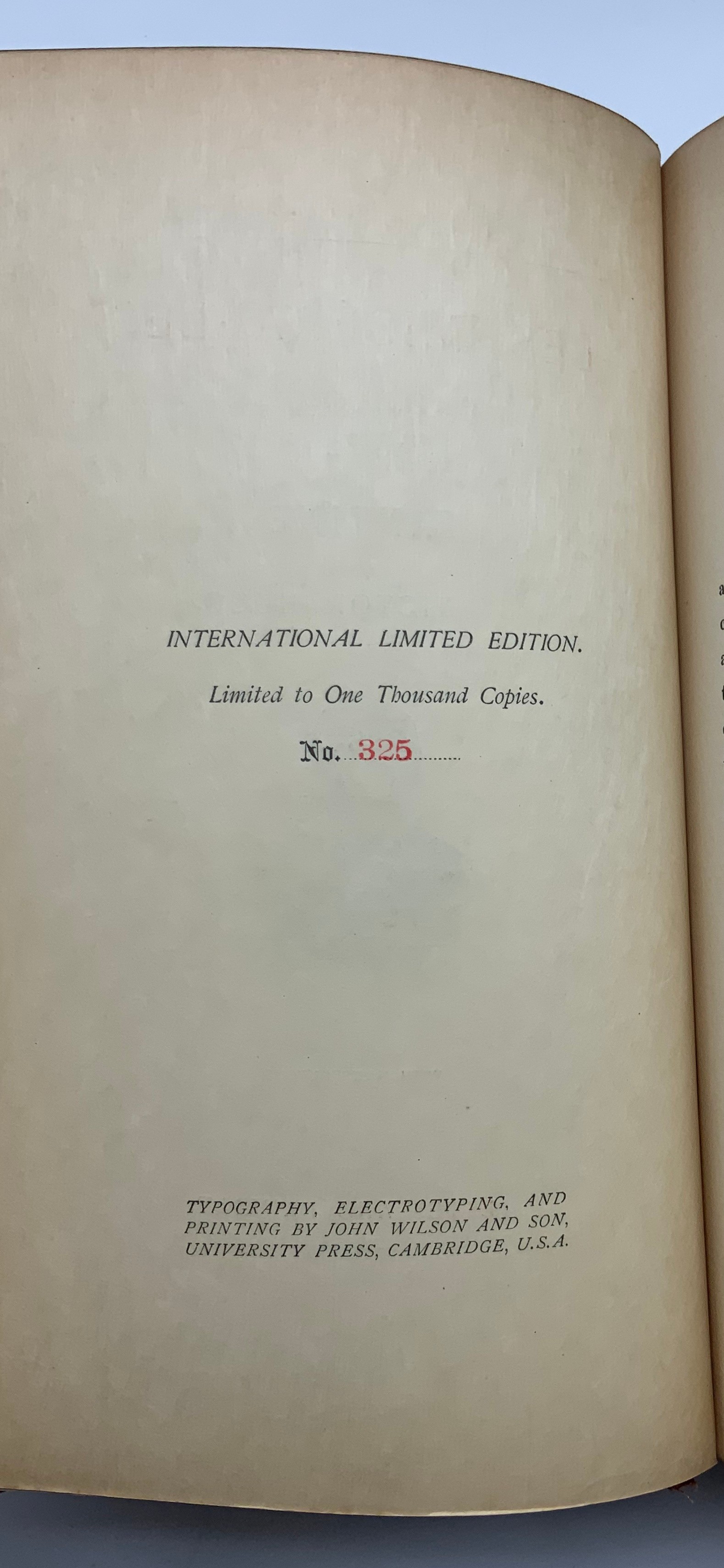 LES MISERABLES BY VICTOR HUGO INTERNATIONAL LIMITED EDITION 325/1000 IN FIVE VOLUMES - Image 2 of 5