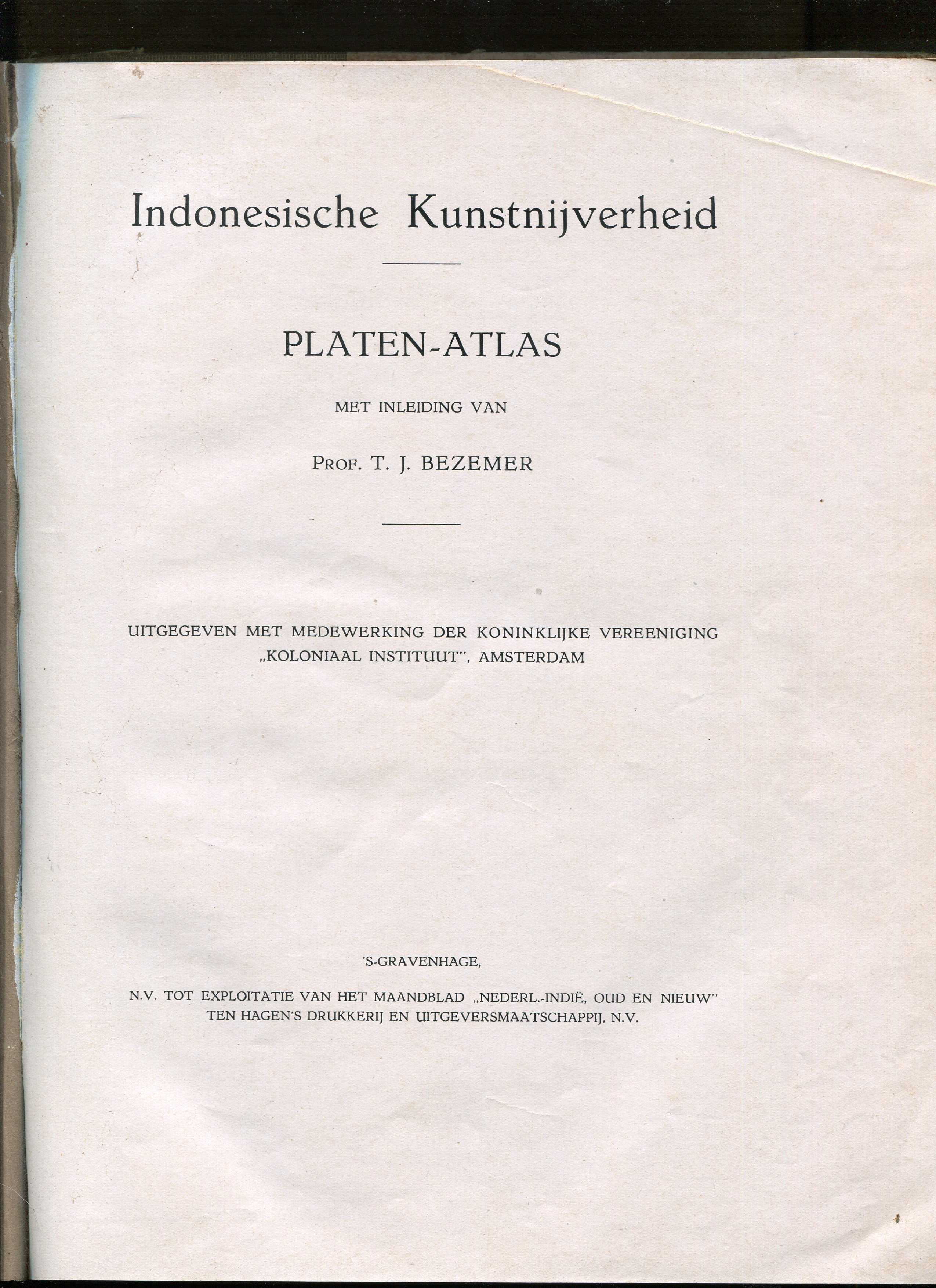 SELECTION OF VARIOUS BOOKS (INDONESIA-RELATED) VARIOUS CONDITIONS - Image 4 of 16