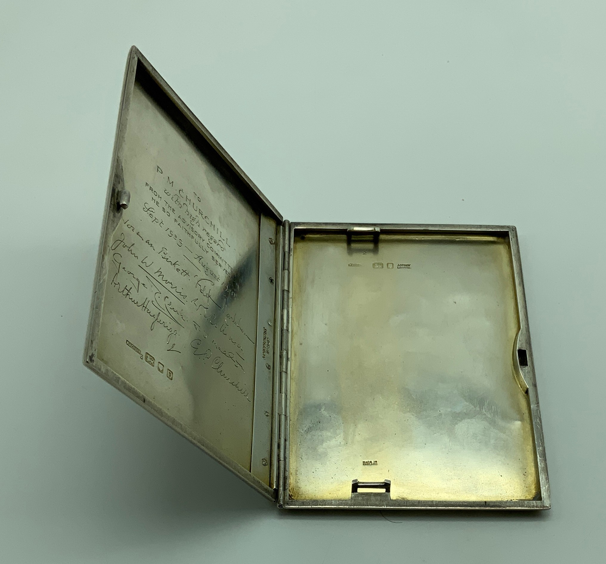 HALLMARKED SILVER ASPREY CIGARETTE CASE PRESENTED TO PETER MORLAND CHURCHILL DATED 1940 - Image 2 of 6