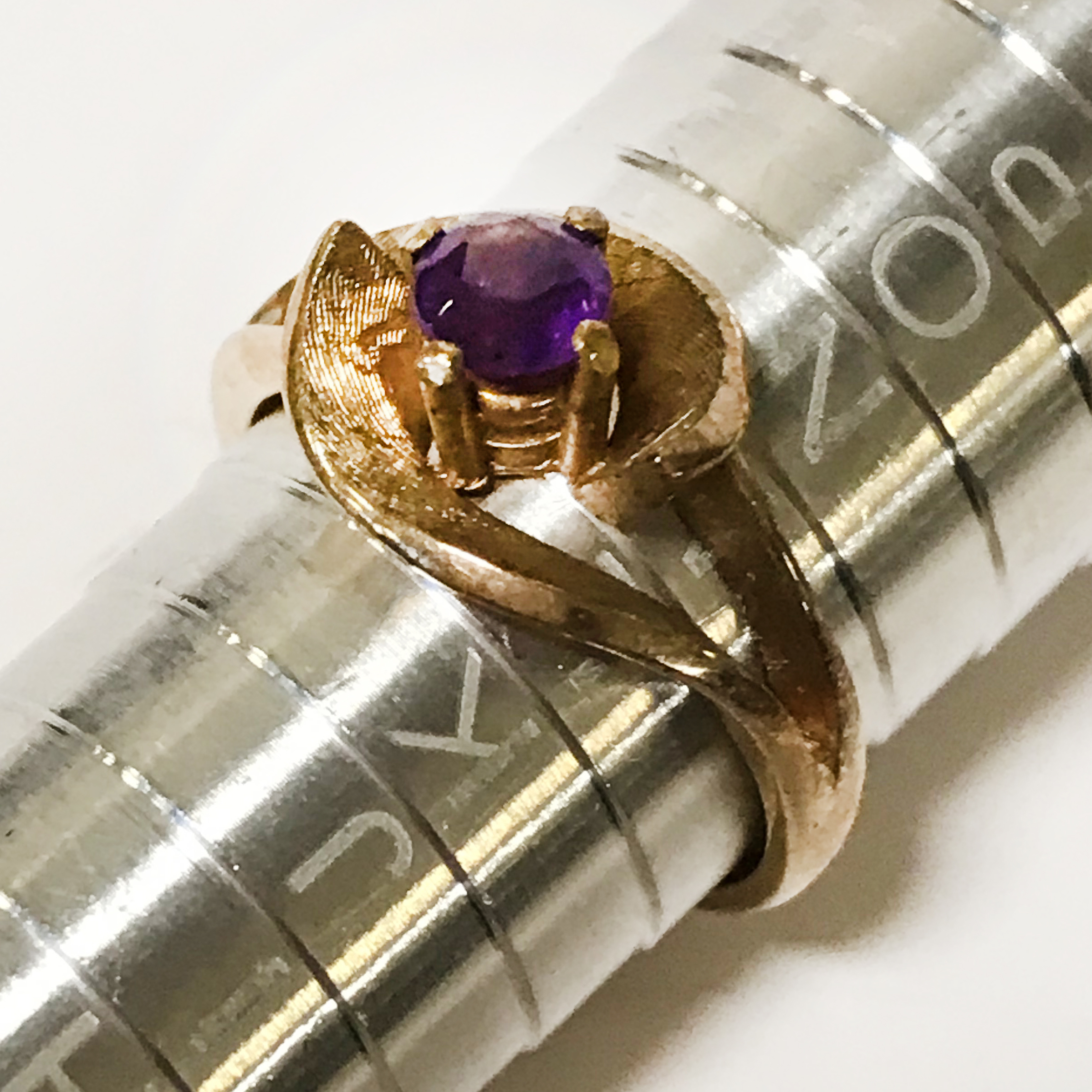 9CT GOLD AMETHYST RING