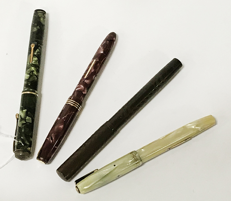 FOUR VINTAGE AND COLLECTABLE FAMOUS BRAND NAME FOUNTAIN PENS 3 WITH 14 CT NIBS - Image 2 of 4