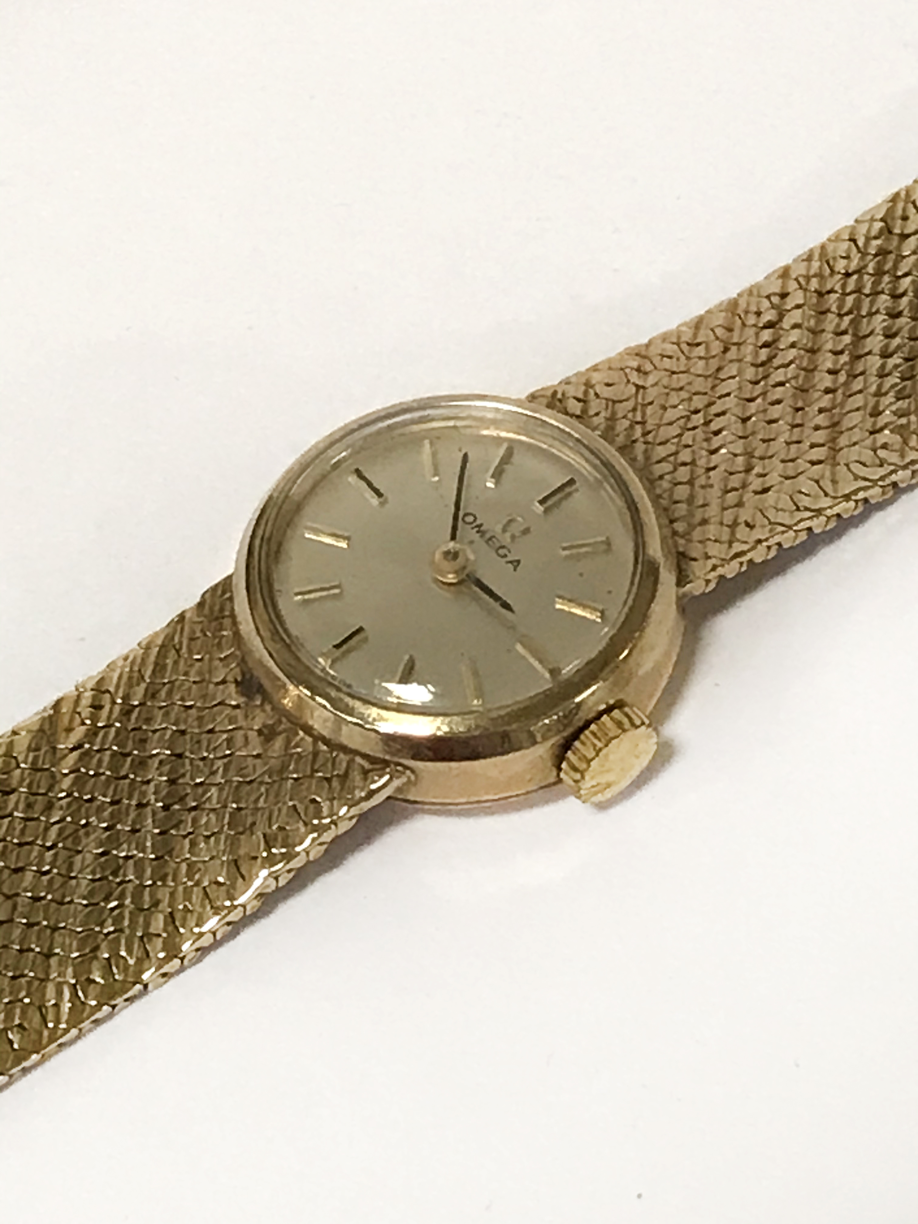 9CT GOLD LADIES OMEGA WATCH - NEEDS A SERVICE - Image 2 of 3