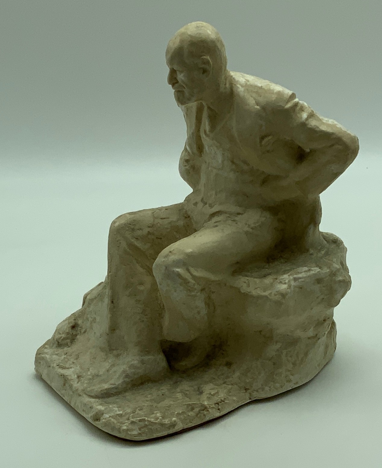 OSCAR NEMON (1906-1985) MIXED MEDIA COMPOSITE STATUE OF SEATED SIGMUND FREUD - Image 2 of 8