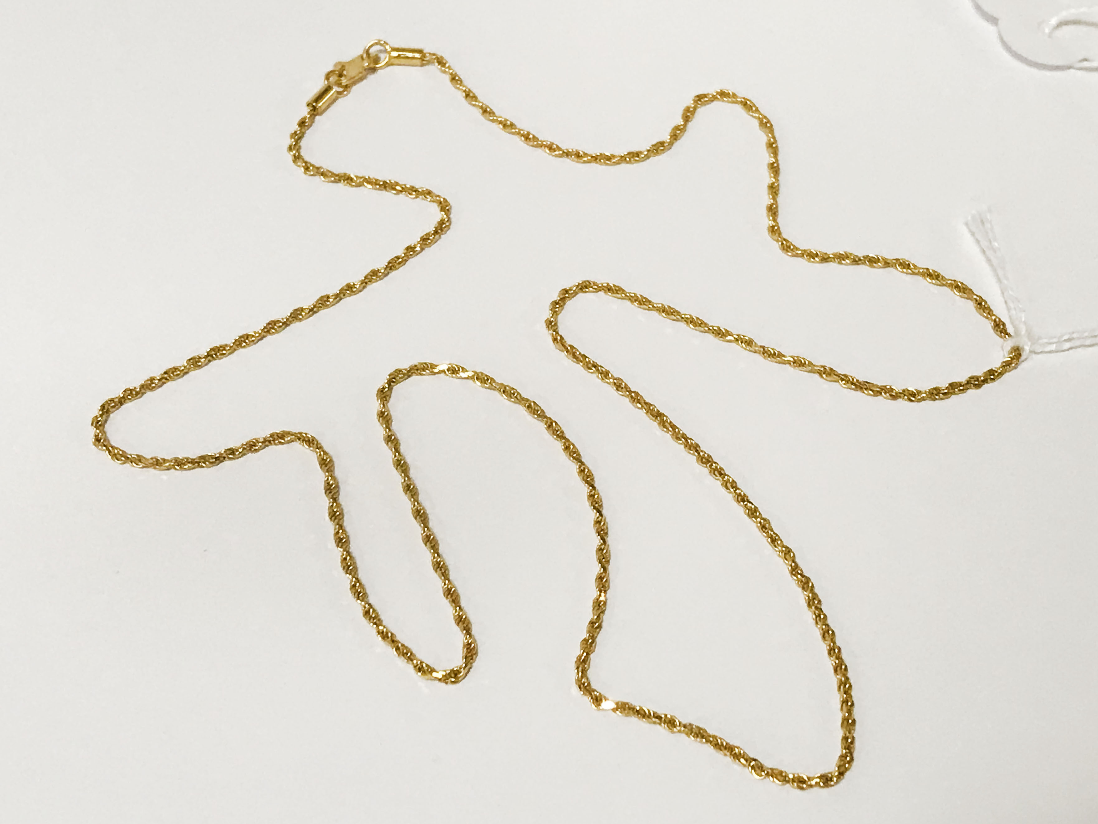 HIGH CARAT GOLD CHAIN - APPROX 8.9 GRAMS