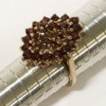 9CT GOLD GARNET CLUSTER RING