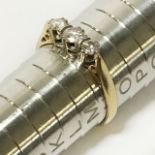 18CT GOLD DIAMOND TRILOGY RING - RING SIZE 'M'
